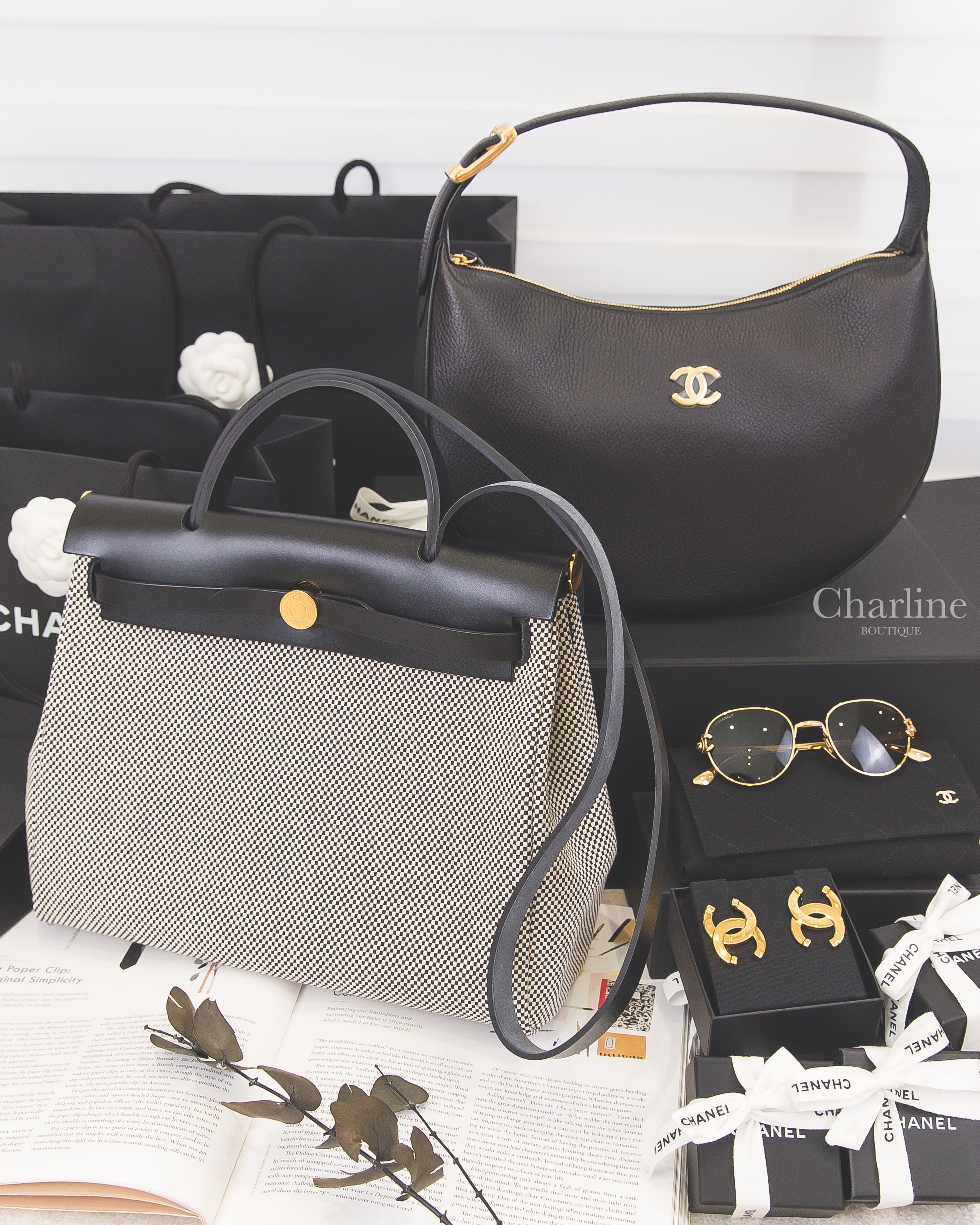 Chanel 金色圓點CC斜墜式耳環,Chanel 金色圓框側邊金CC金字太陽眼鏡,Chanel Hobo 黑色金CC荔枝牛皮手提肩背包,Hermès Herbag 31cm 米灰帆布編織黑皮革金釦-Charline Boutique 精品代購