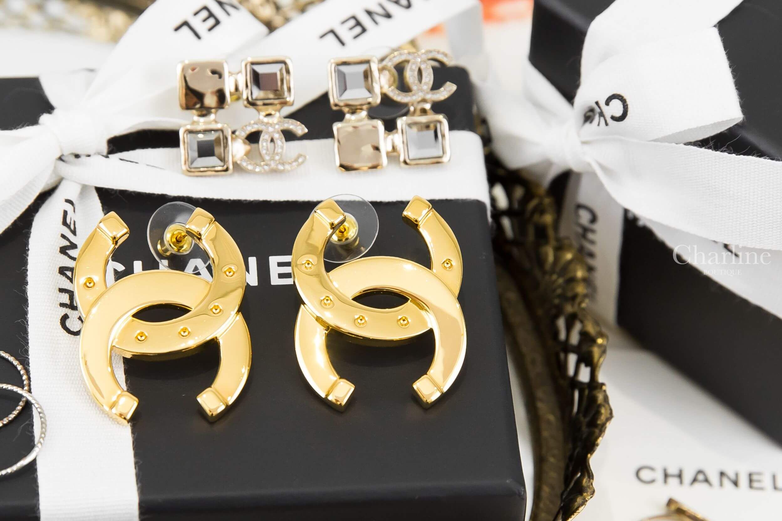 Chanel Earring 金色圓點CC斜墜式耳環