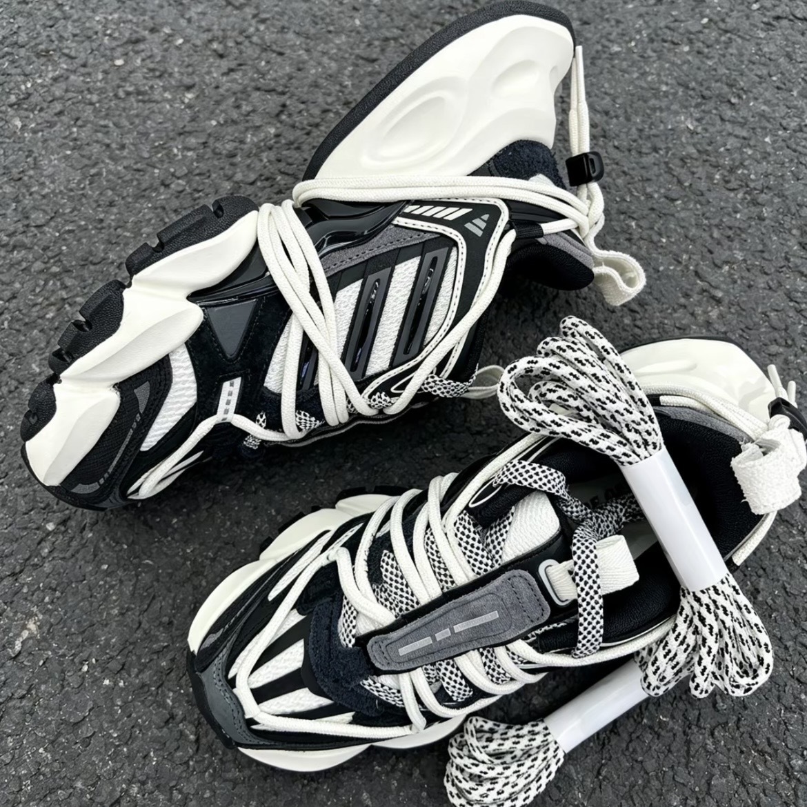 ADIDAS XLG RUNNER DELUXE 2.0 黑白 老爹鞋 立體 網布 緩震 科技感 運動休閒 KZ7200