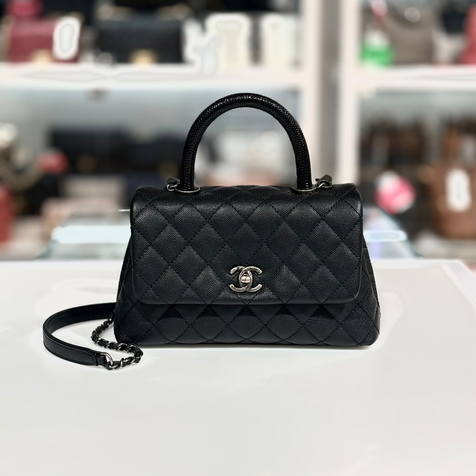 未使用品!!! 全新CHANEL COCO HANDLE SMALL, A92990 , 黑色荔枝皮,復古金屬扣/黑色蜥蜴手柄 @23開 #BRAND NEW #香榭站正品