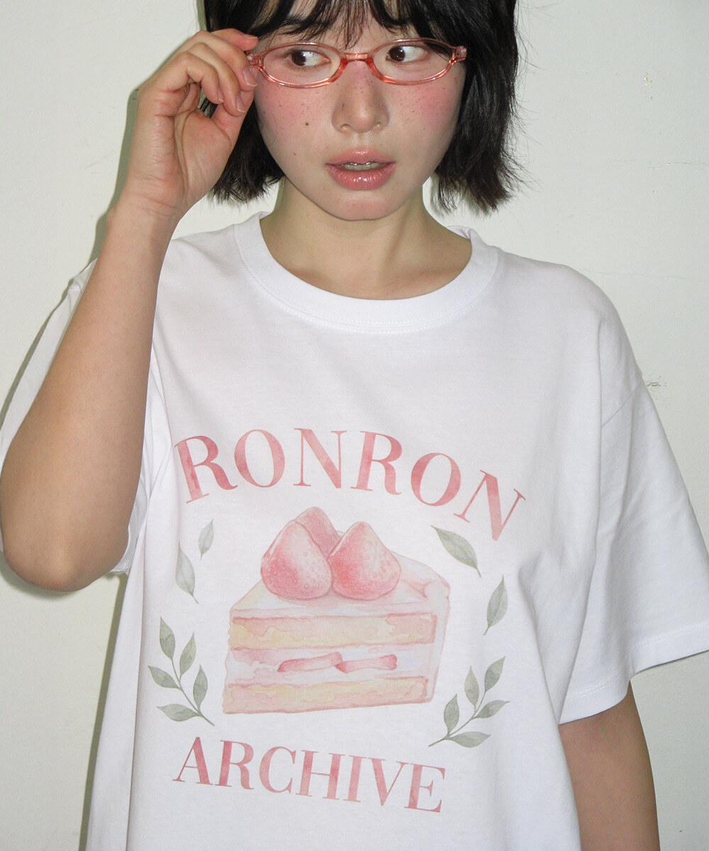 RONRON - STRAWBERRY CAKE BASIC FIT T SHIRT *WHITE* (RR26AST5517WH)