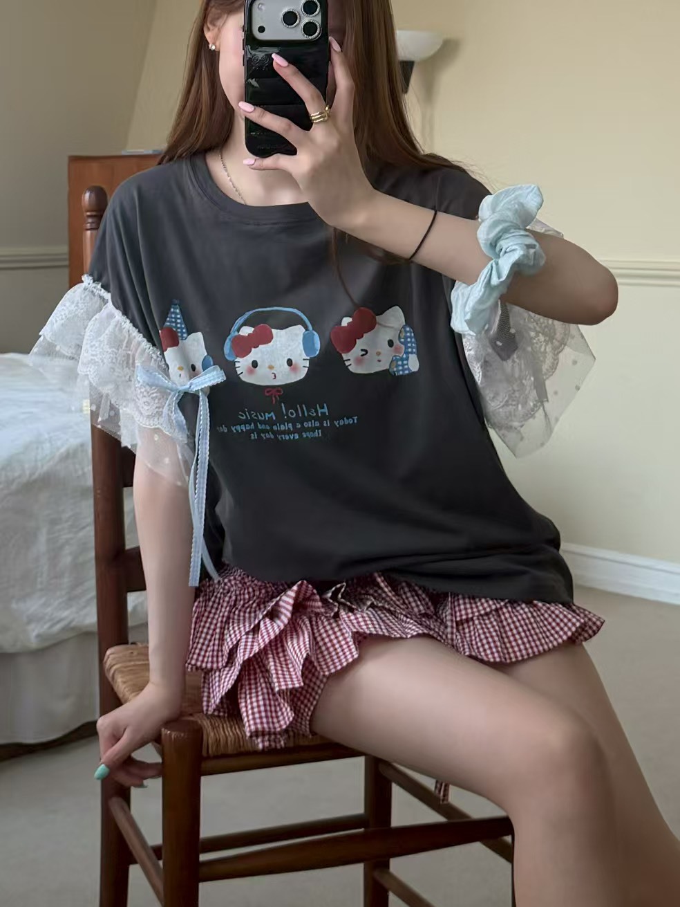 紅結KITTY蕾絲袖T