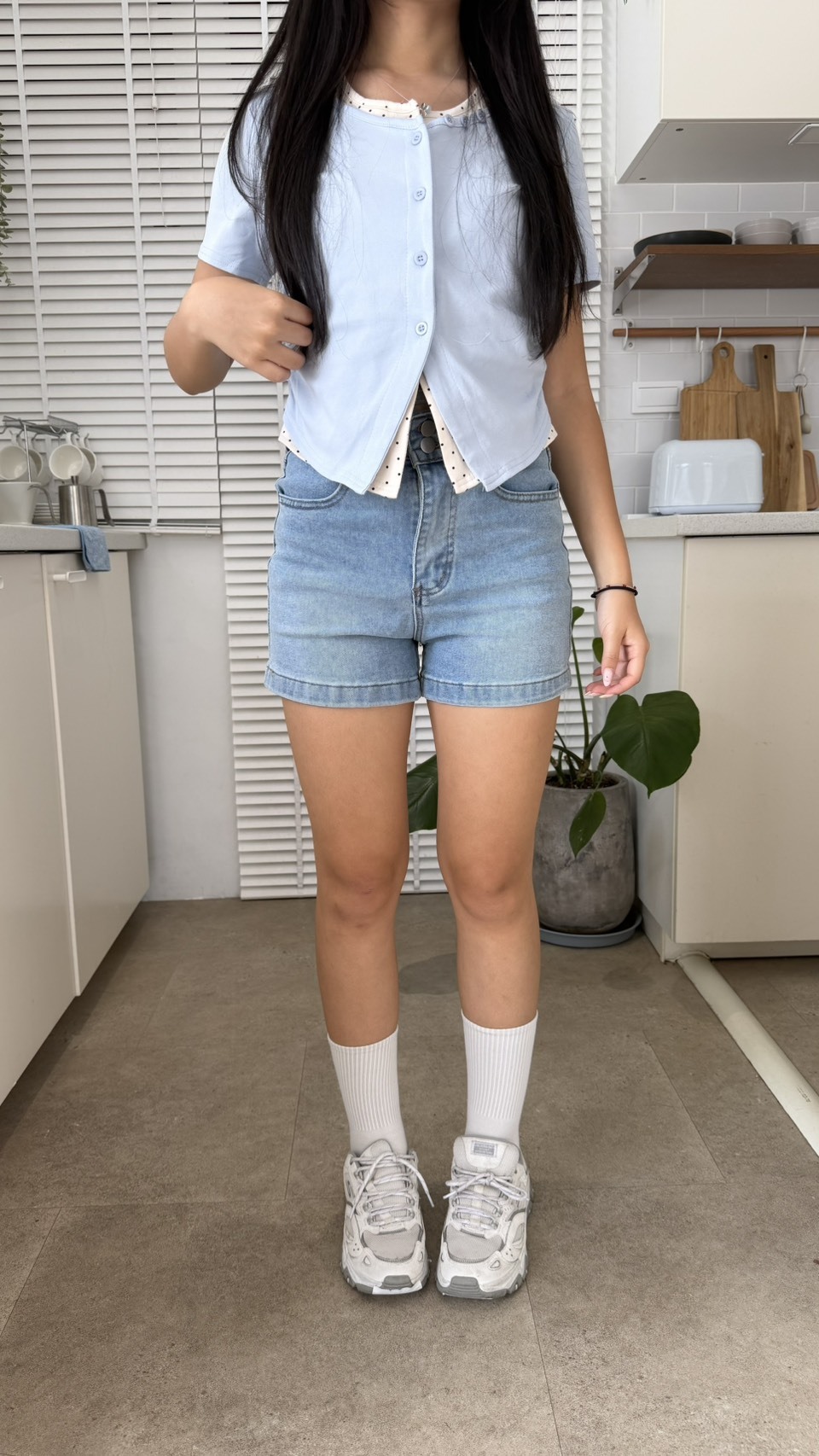 超好穿!!雙釦牛仔短褲 (有彈性)