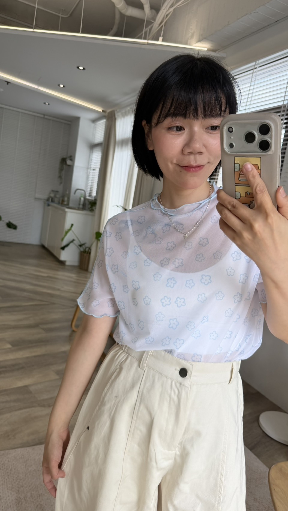 阿短自留小花雙層透膚打底衣