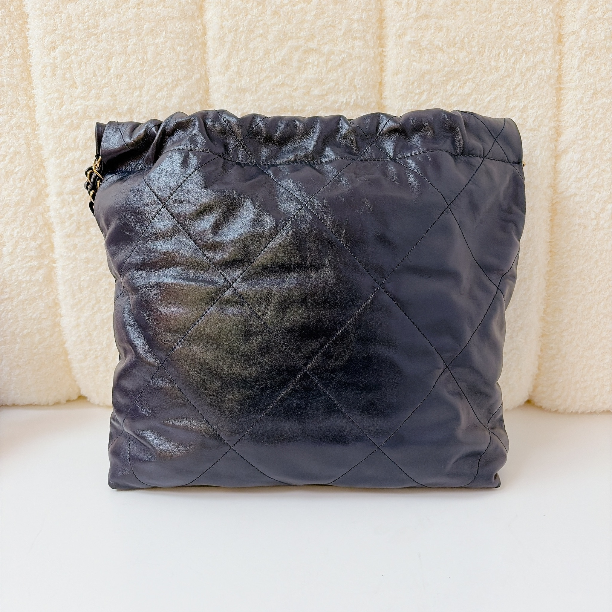 Chanel 22 Handbag - Navy Blue / GHW