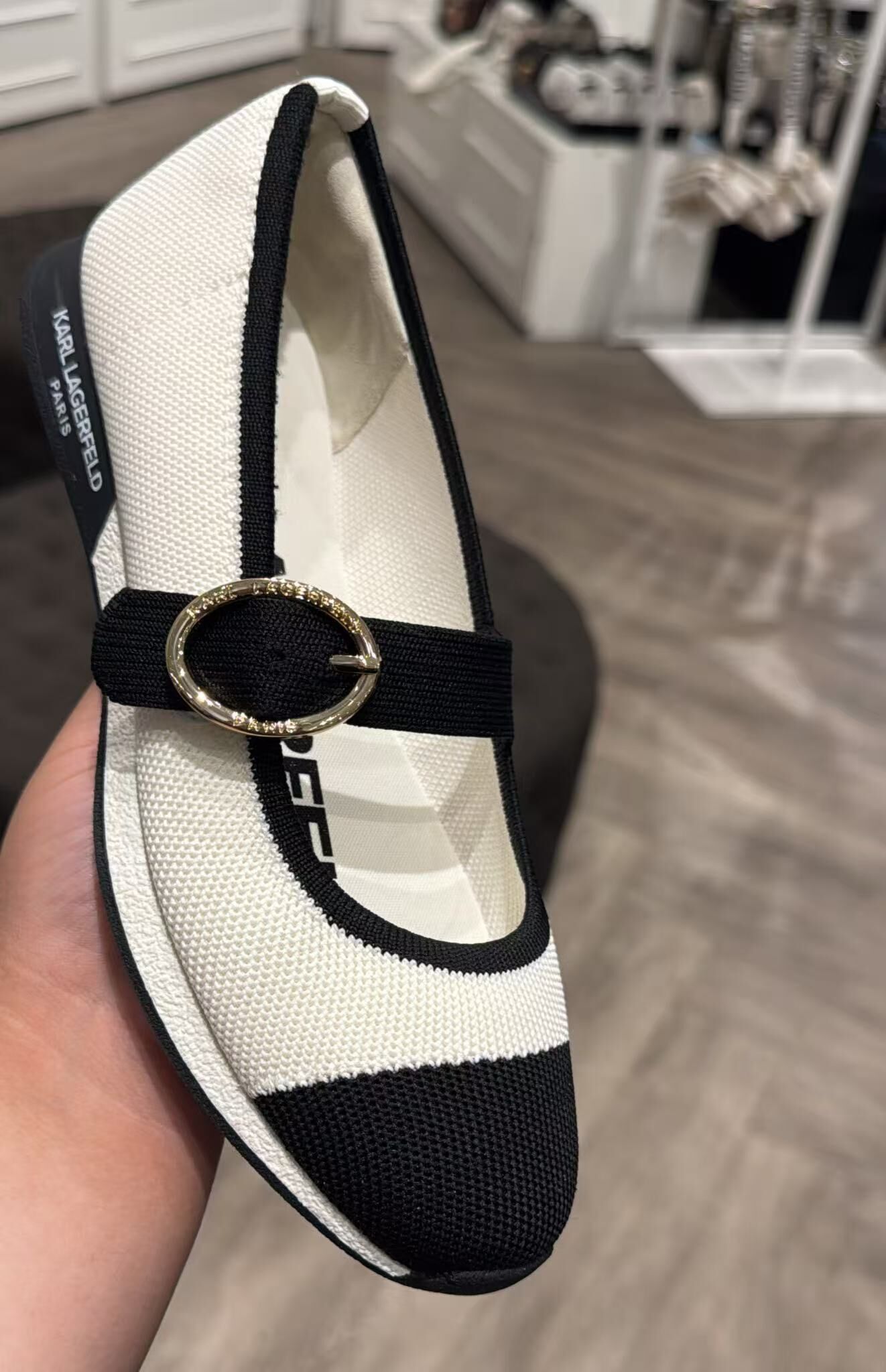 【預購】Karl Lagerfeld Paris H071823 Manuela Sneakerina 女裝平底鞋 (黑白色)