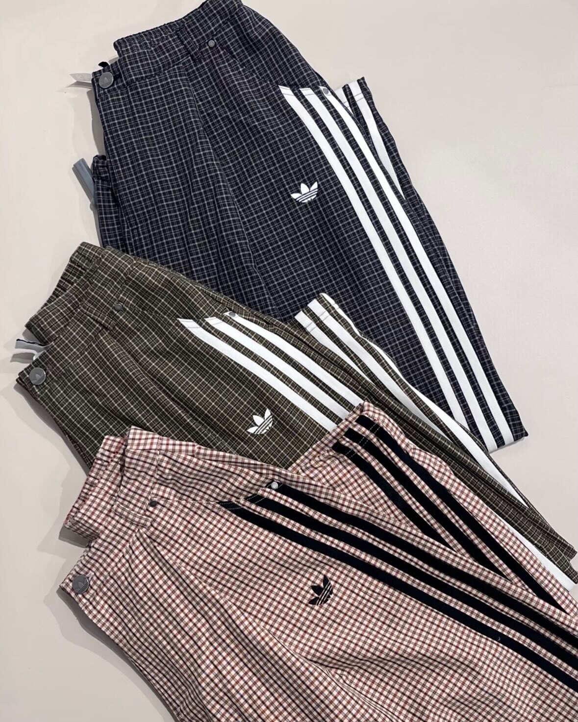 <阿迪設計師太屌🫠> ADIDAS ORIGINAL 26年最新款格紋系列 復古韓系格紋 抓褶格紋長褲 三色