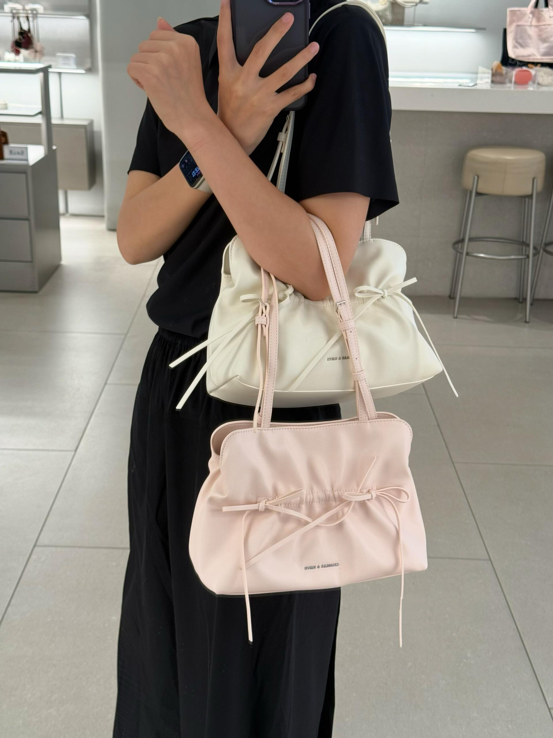 【預購】Charles & Keith 小CK 蝴蝶結 Reese 抓皺 附背帶 斜背 腋下 肩背包