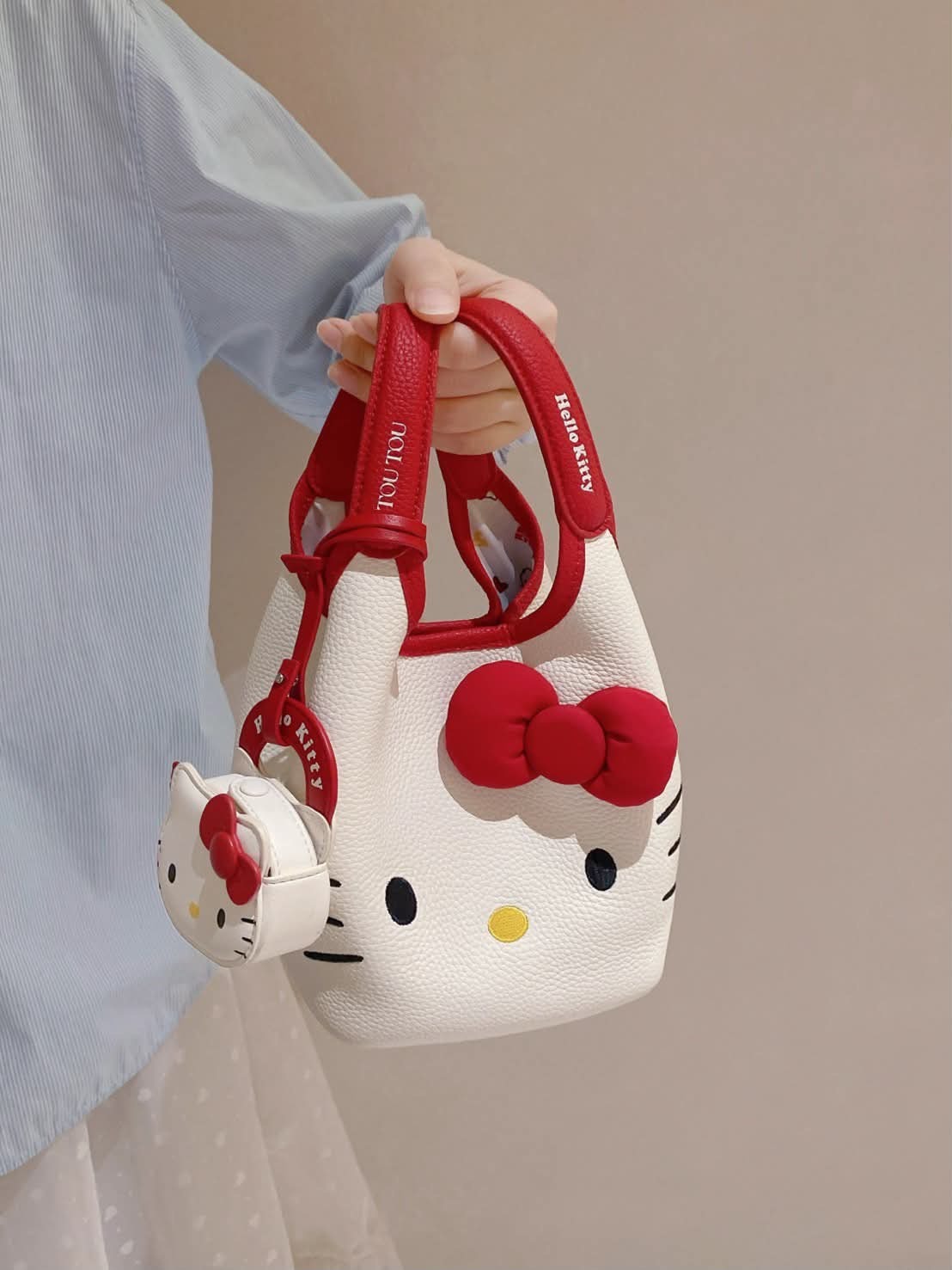 <凱蒂迷必瘋✨> HELLO KITTY x TOUTOU 超可愛牛皮菜籃水桶包