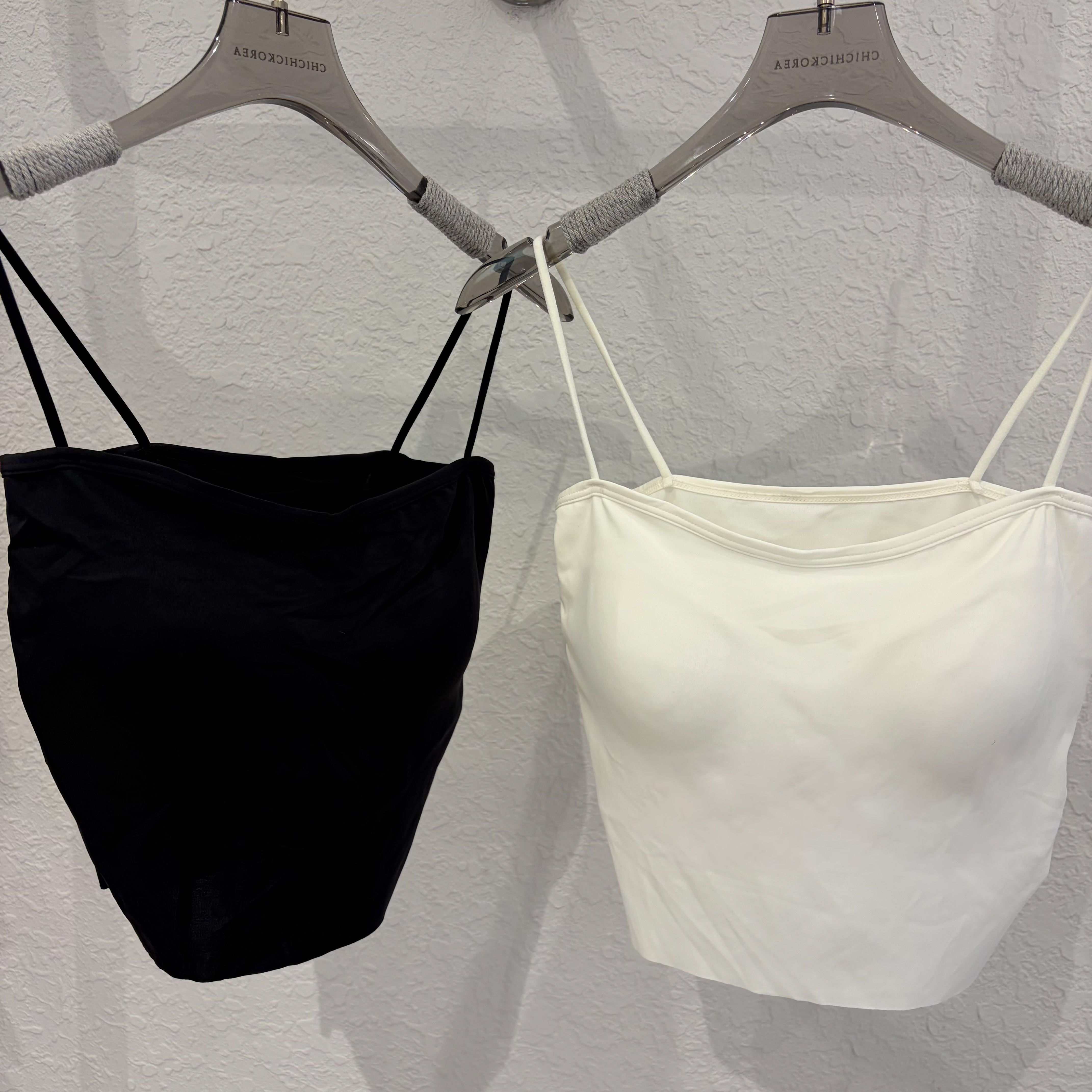 Q02素色涼感bra top(黑/白，無折扣)