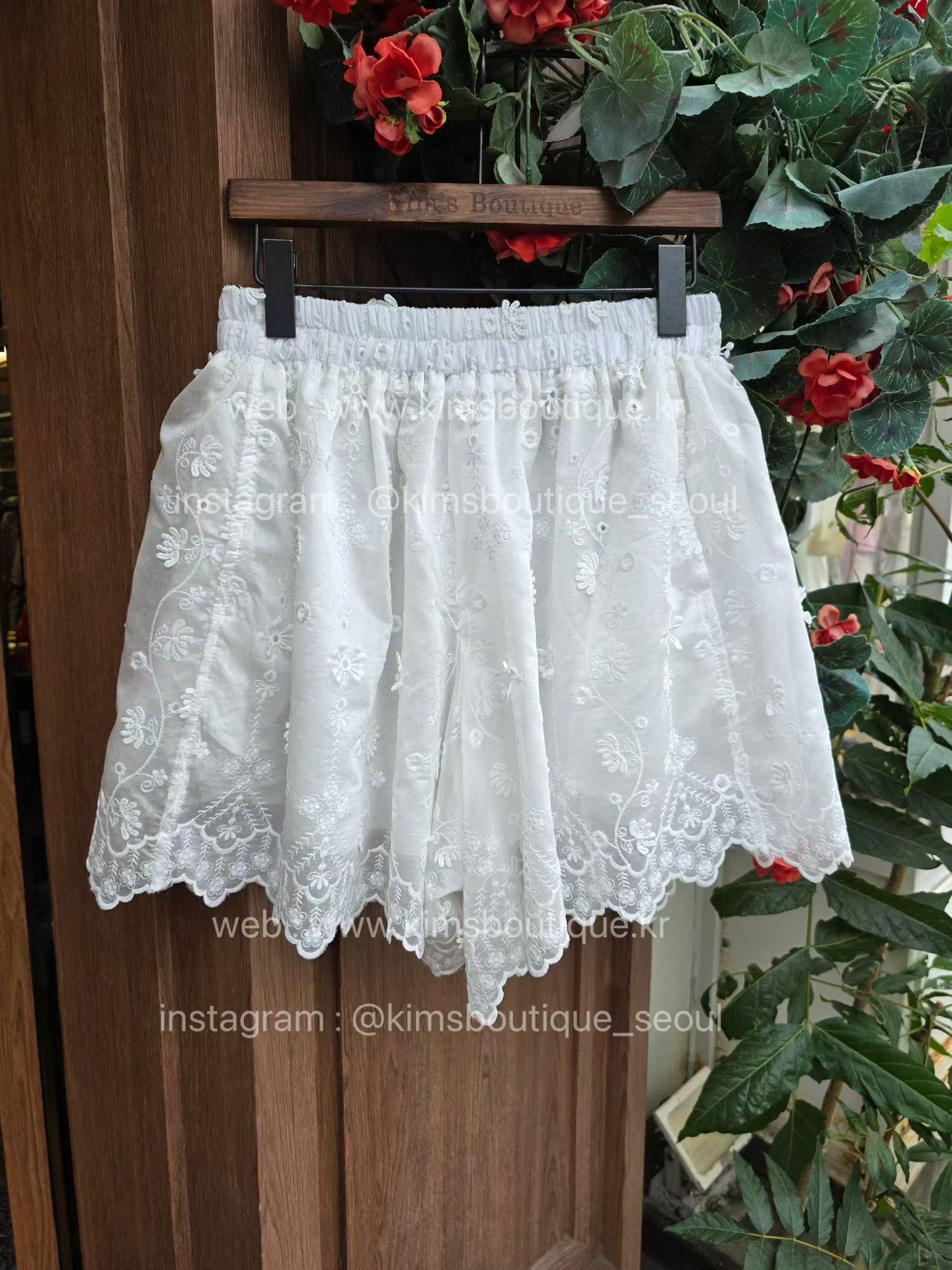 KM6152 滿版刺繡蕾絲短褲