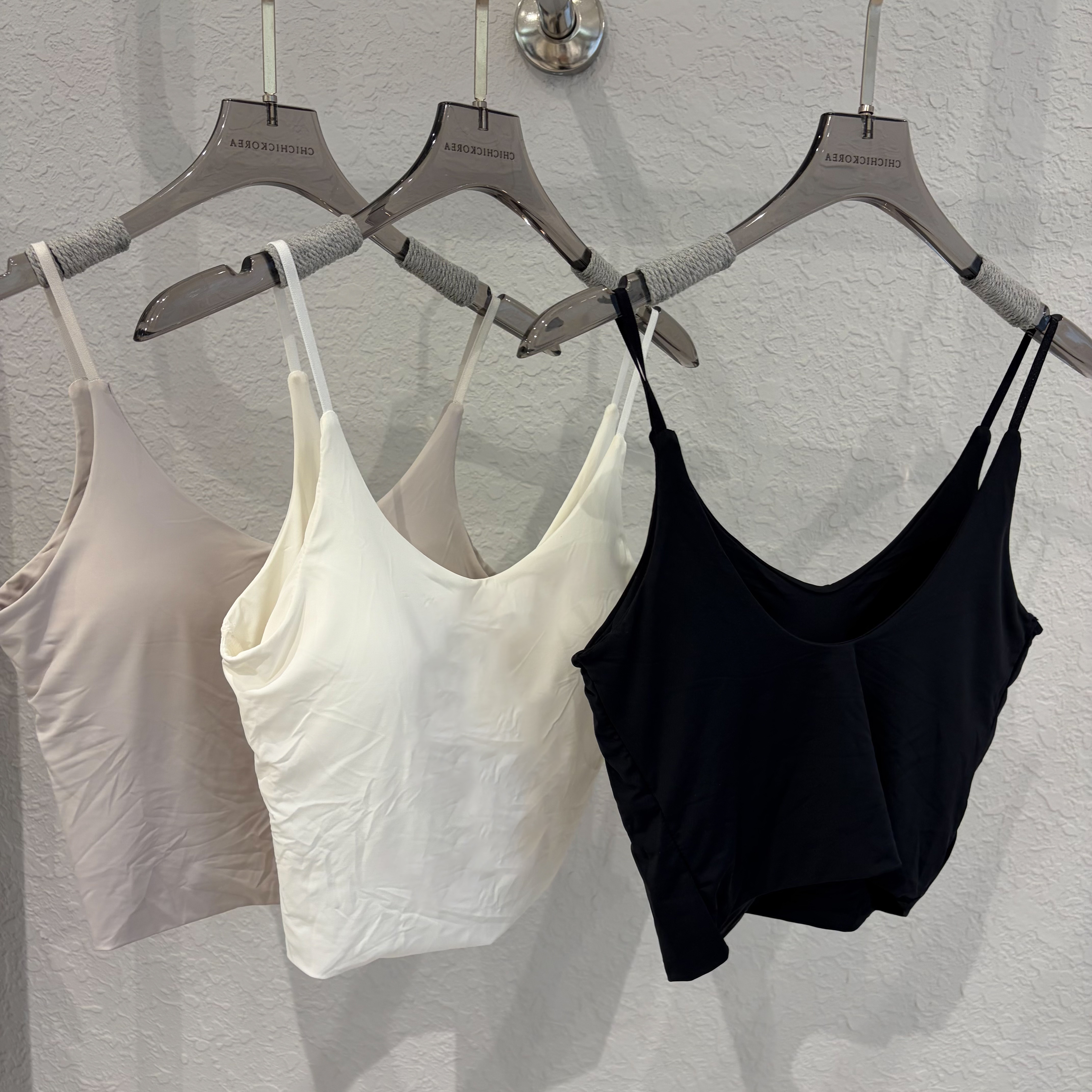 Q04前後U領美背涼感bra top(黑/白/米，無折扣)