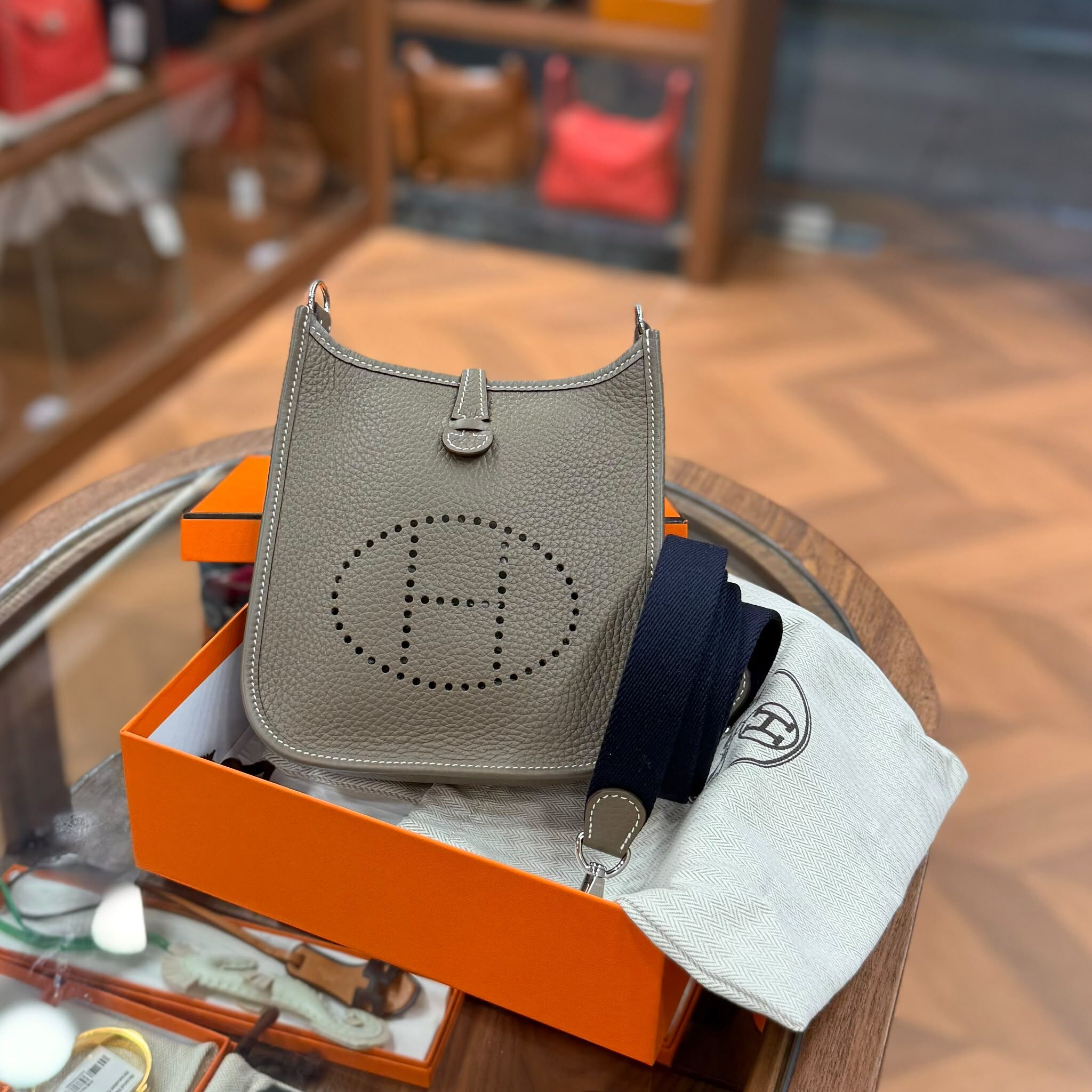 BRAND NEW HERMES EVELYNE 16 ETOUPE TC皮 大象灰藍帶銀扣 STAMP W #愛馬仕 # E16