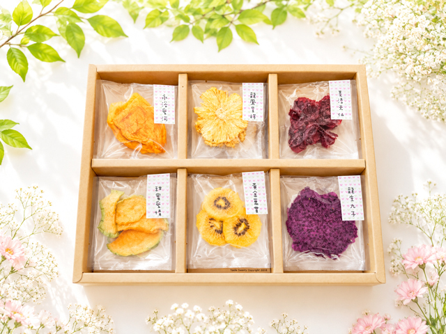 幸福果舖 Taste Sweety - 經典祝福文字婚禮熊水果乾禮盒6格