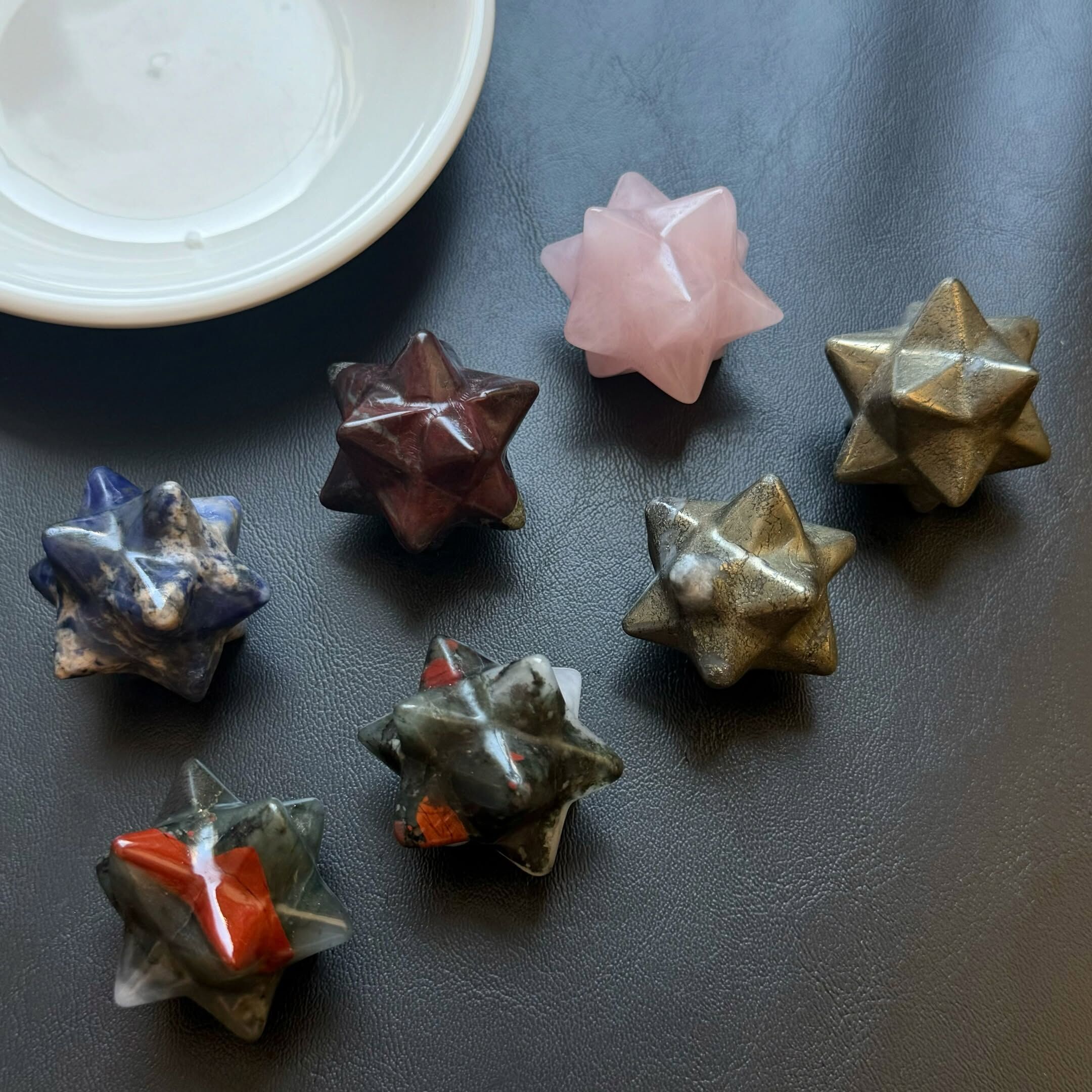 [原石] 梅爾卡巴 水晶  約 3 公分