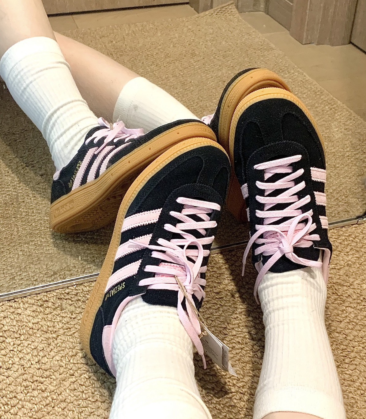 【OWN】Adidas HANDBALL SPEZIAL 麂皮 休閒 平底 球鞋 成人款 德訓鞋 黑粉 Black Pink IE5897