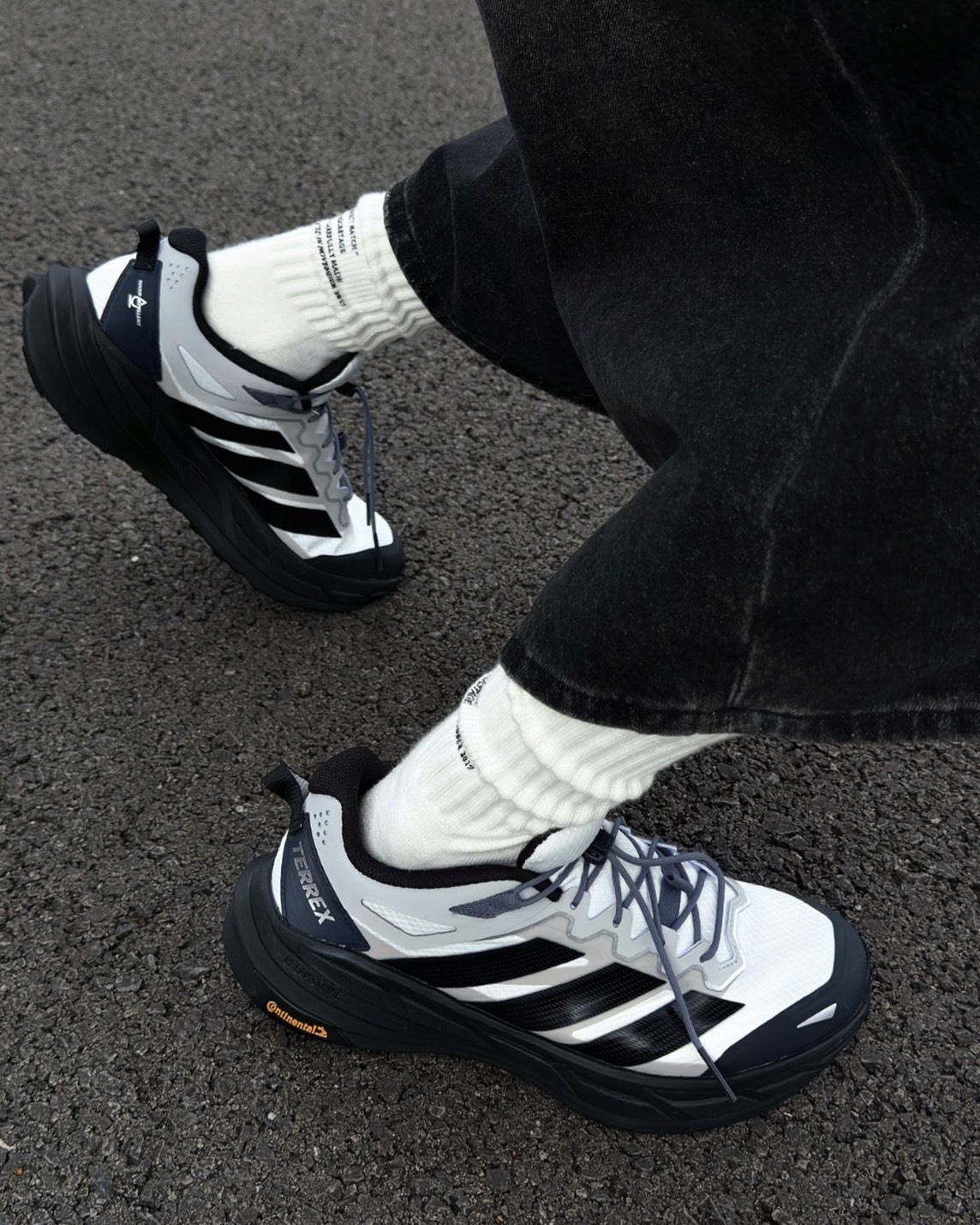 Adidas Terrex Freehiker LT 結構 緩震 跑鞋 白黑