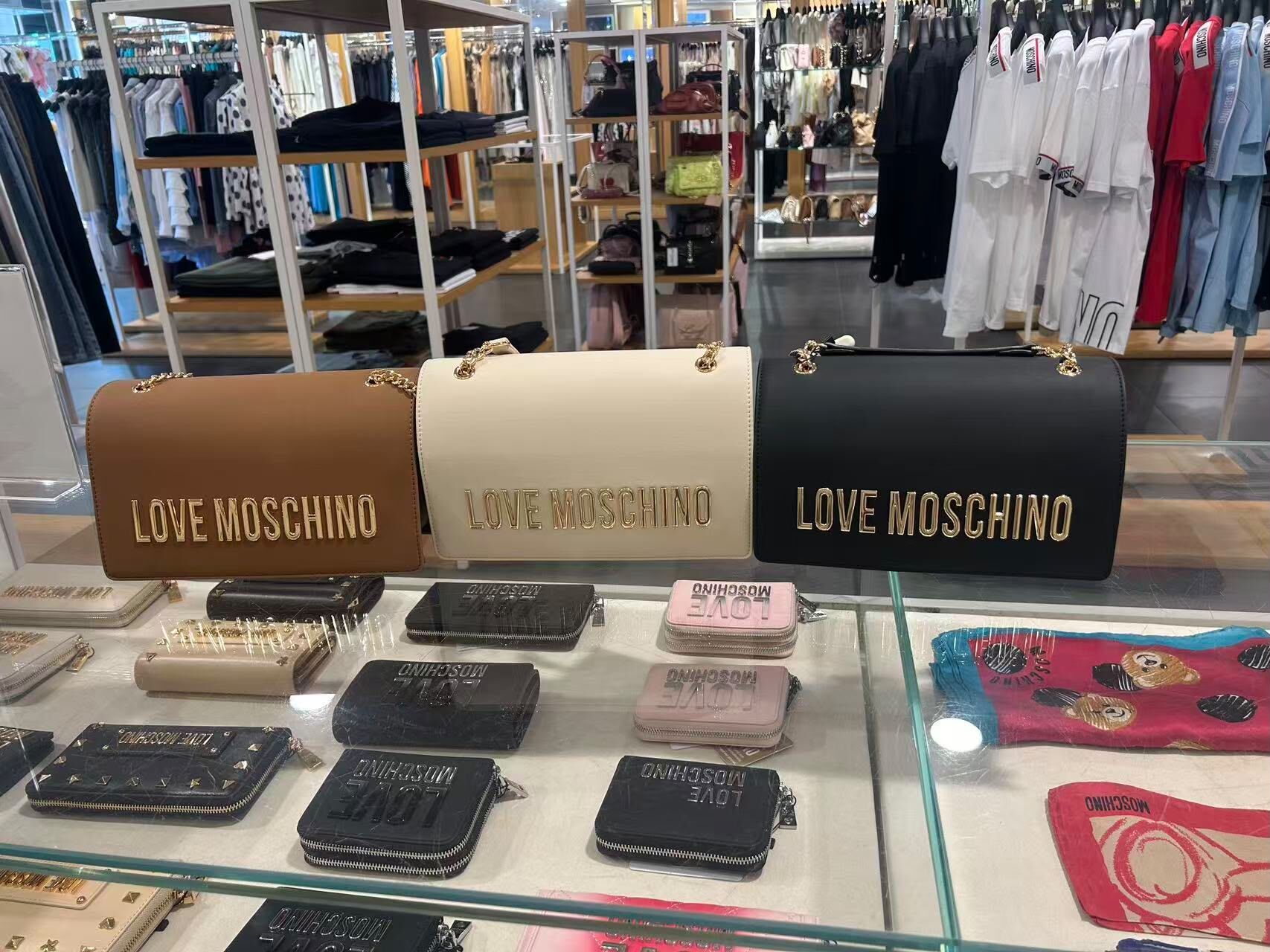 【預購】Love Moschino H0719500 鏈條斜挎包（26 x 19 x 9cm）