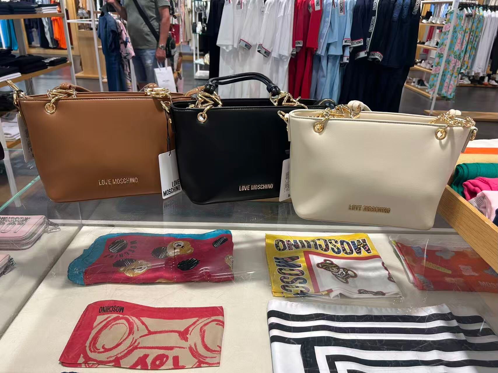 【預購】Love Moschino H0719501 手提包 （尺寸31x19cm）