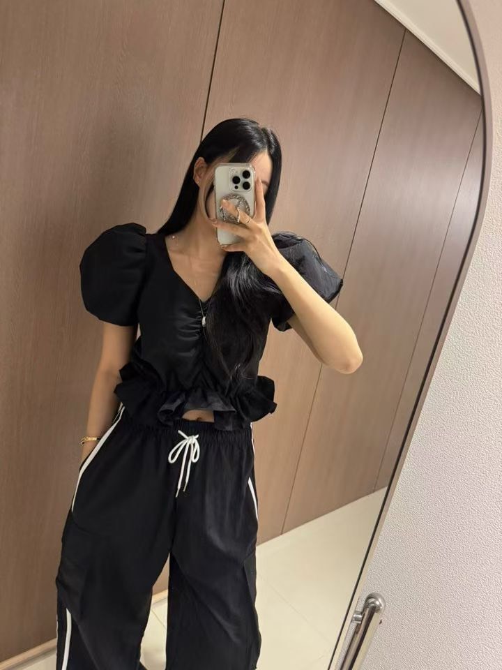 蓬公主袖抓褶襯衫