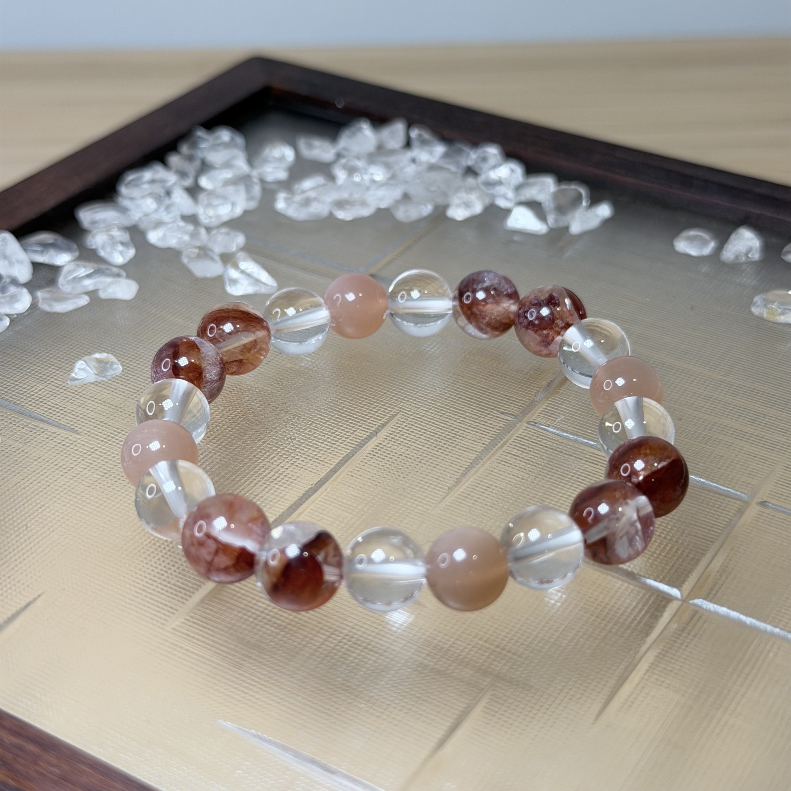 紅顏開運｜紅膠花＋白水晶＋太陽石