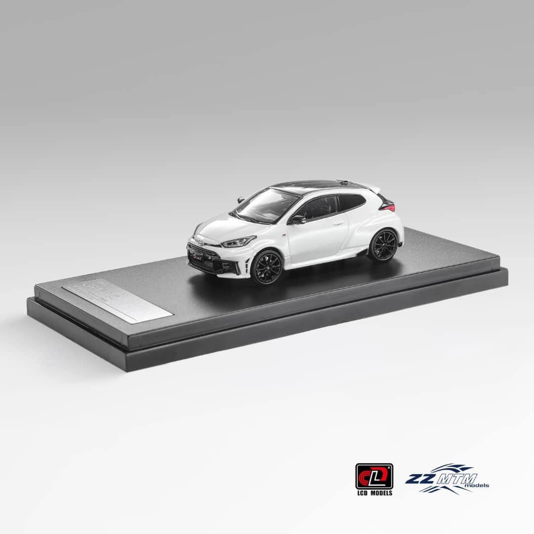 PO-$140 * LCD * 1:64 TOYOTA GR YARIS RZ HIGH PERFORMANCE 2024 WHITE