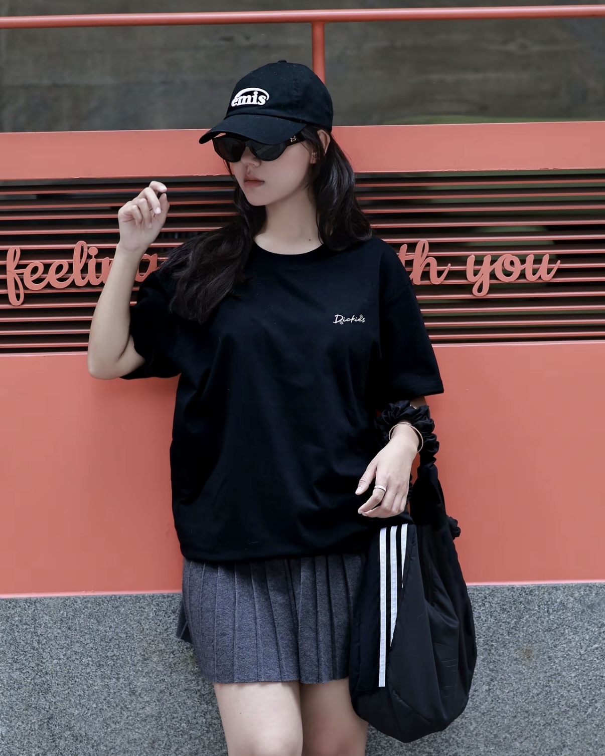 DICKIES 美式 花朵塗鴉 刺繡 草寫英文 寬鬆 圓領 短袖 短Tee 上衣 4色
