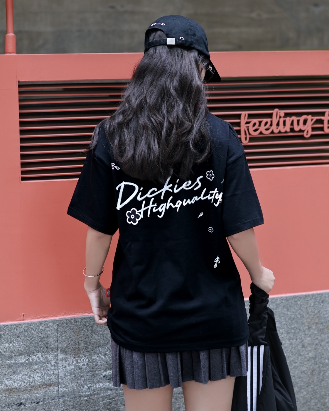 DICKIES 美式 花朵塗鴉 刺繡 草寫英文 寬鬆 圓領 短袖 短Tee 上衣 4色