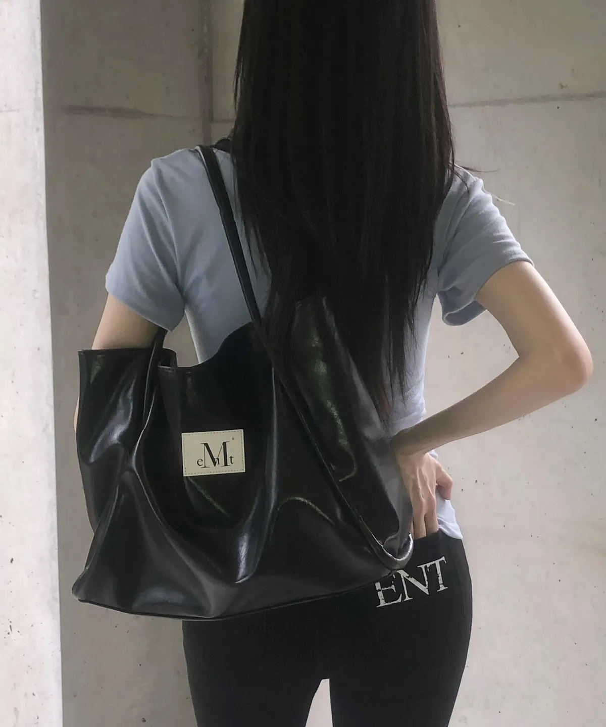 Mucent Griek Leather Shoulder Bag 經典 皮革感 大容量 托特包 兩色