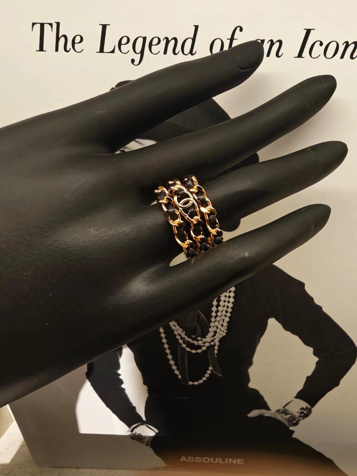 CHANEL ABH133 BLACK LEATHER GOLD RING