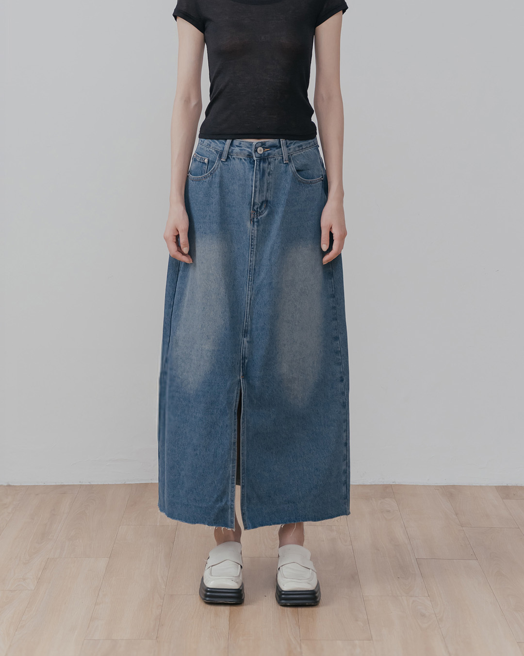 Retro-style washed denim maxi skirt with slit design S/M/L【03021678】in stock+pre-order
