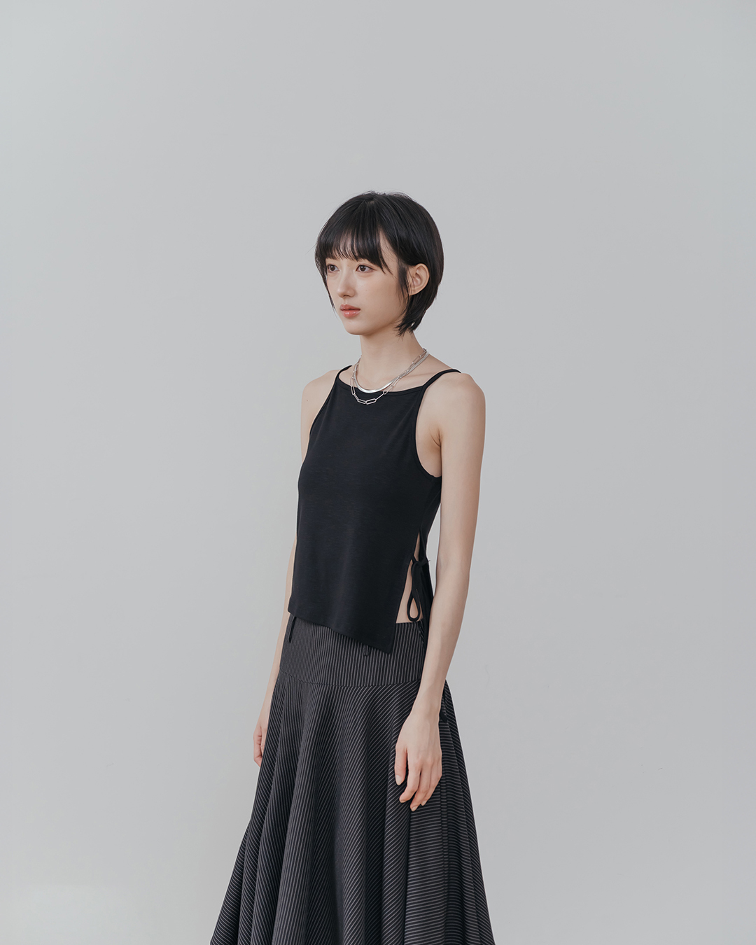 Side-slit strappy spaghetti shoulder vest - Black【01099577】in stock+pre-order