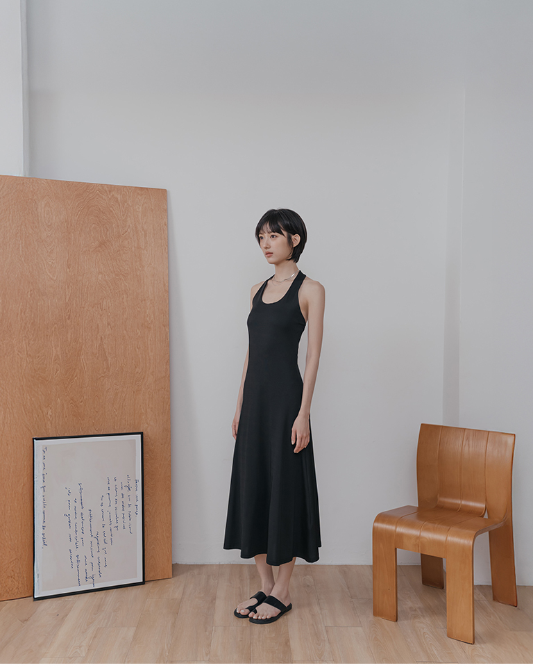 Plain fitted long dress with halter neck and off-shoulder design - black S/M【01087261】in stock+pre-order