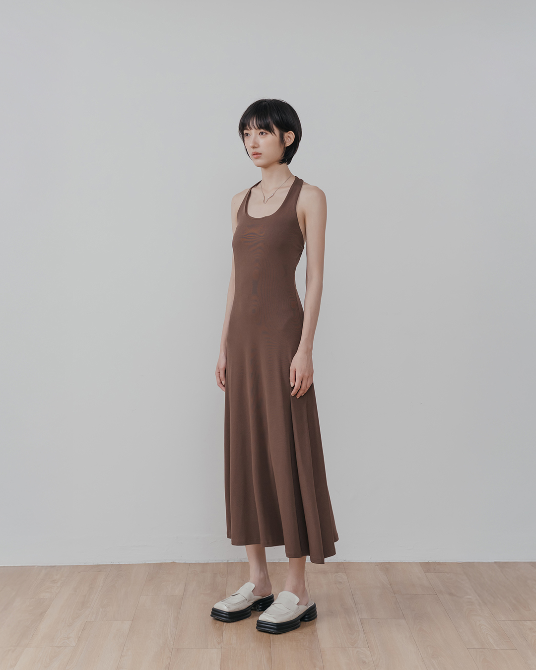 Halter neck and off-shoulder design, plain fitted long dress - Coffee S/M【01087262】in stock+pre-order