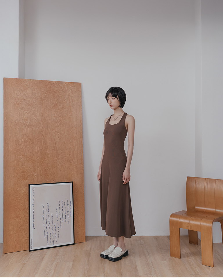 Halter neck and off-shoulder design, plain fitted long dress - Coffee S/M【01087262】in stock+pre-order