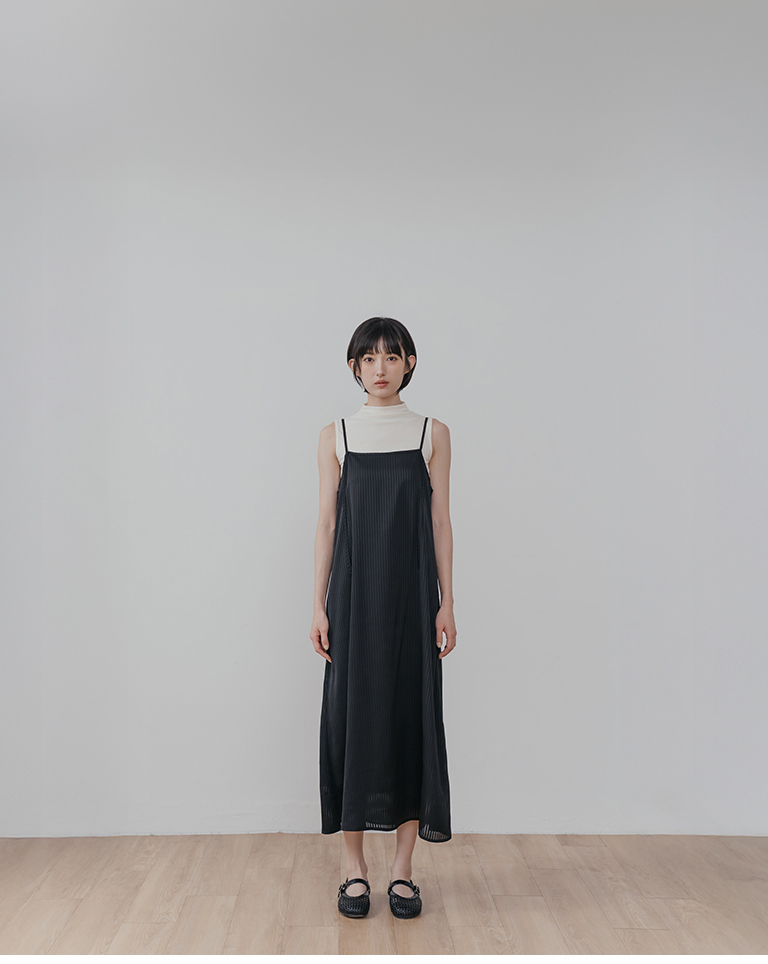 Simple, glossy striped spaghetti strap maxi dress - black【01087315】in stock+pre-order