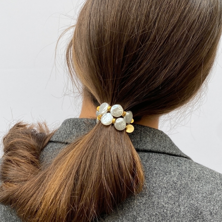 法國 SCRUNCHIE IS BACK BICHOUS 手工髮飾 扁珍珠x壓紋