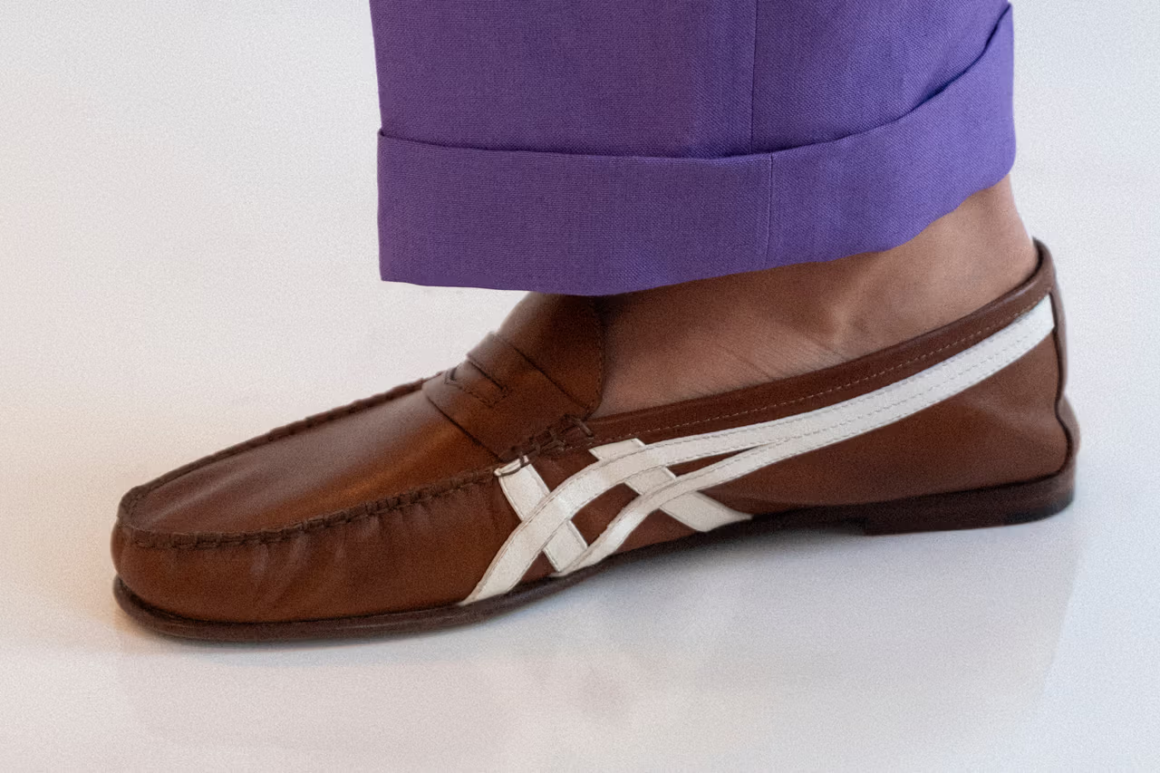 Onitsuka Tiger 與 Versace 聯名鞋款