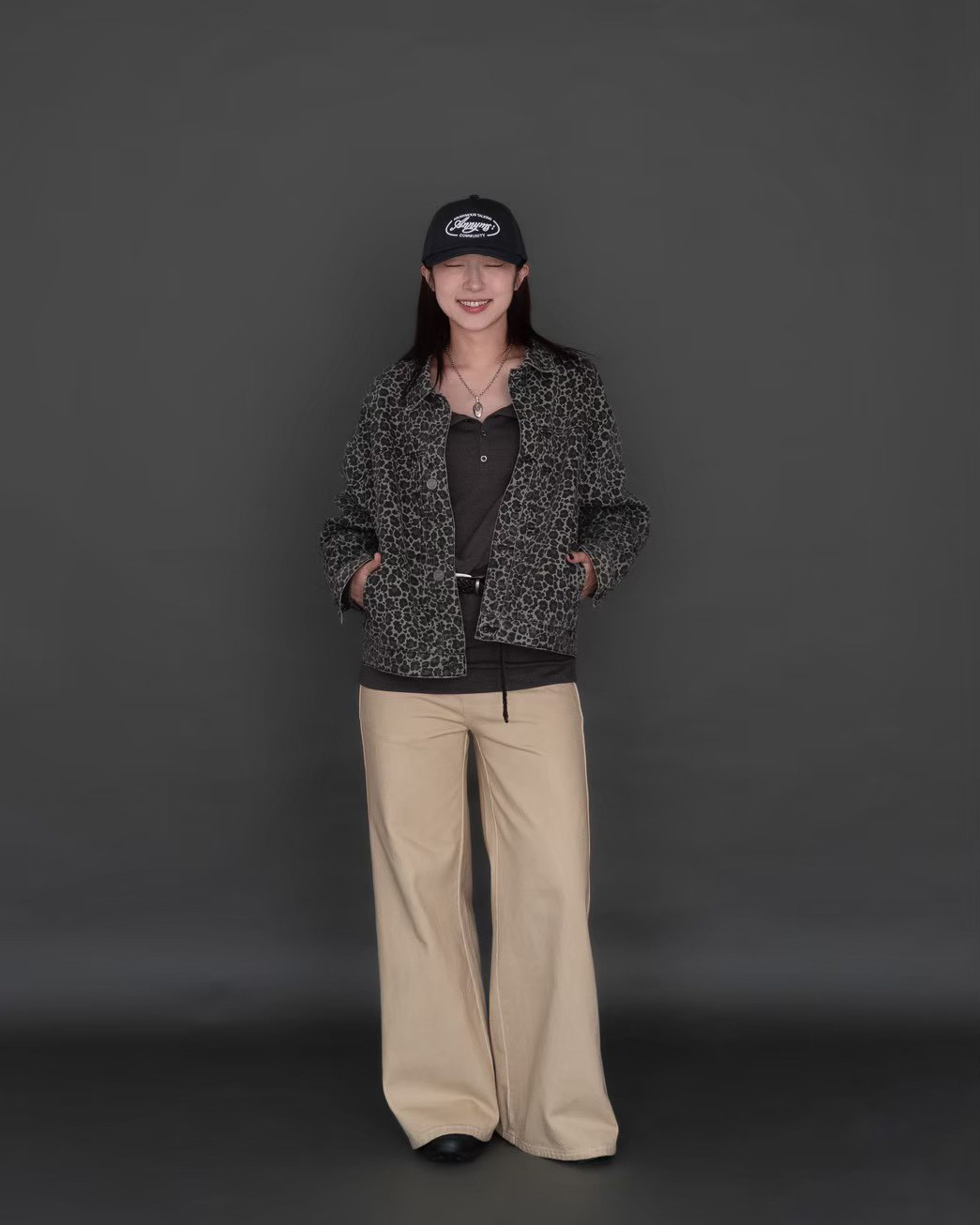 EDDIE LOOK 01