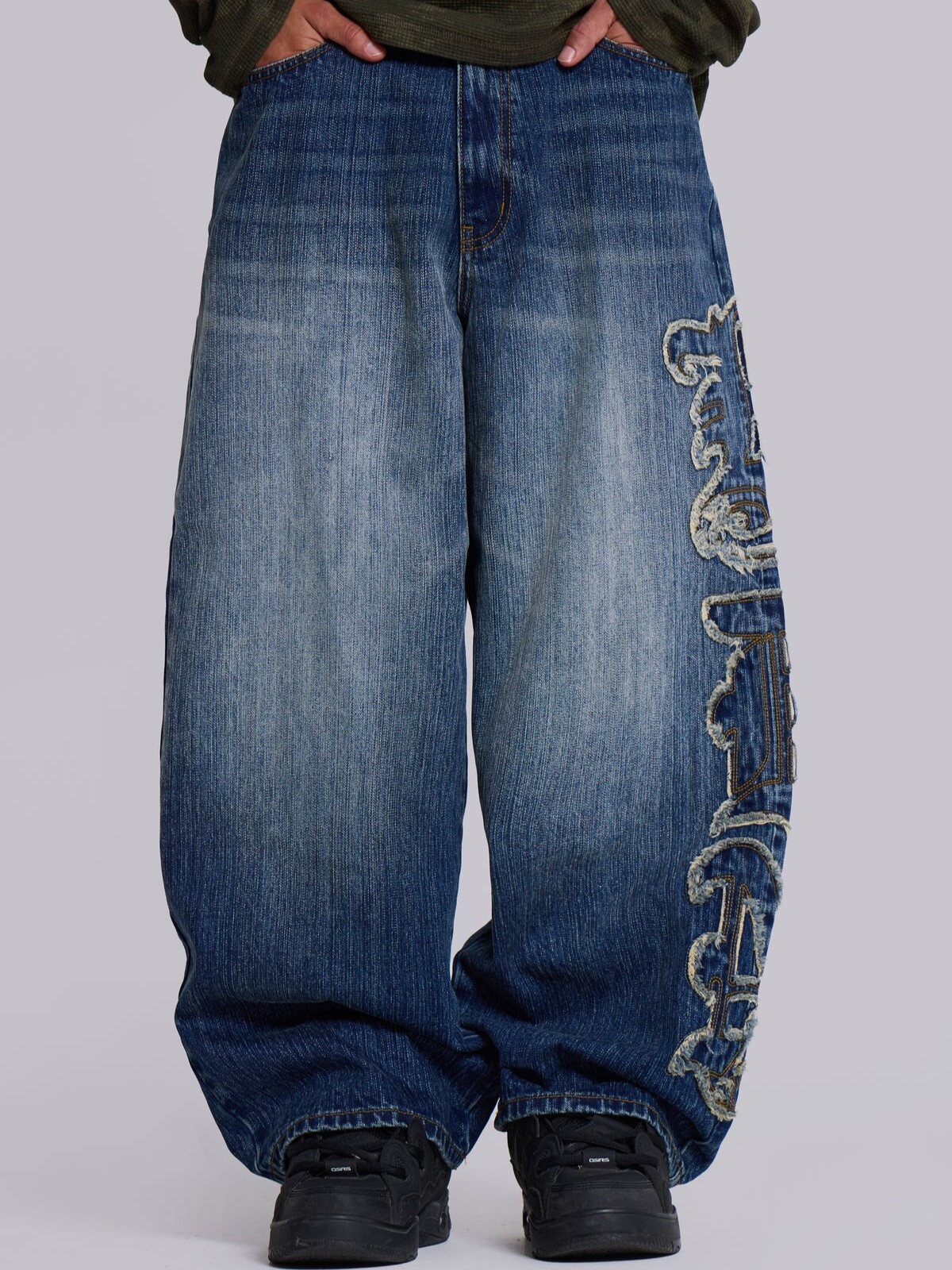 JADED LONDON 不收邊牛仔貼布Logo 巨型闊腿牛仔褲 LDN Applique XL Colossus Jeans JMJE5971
