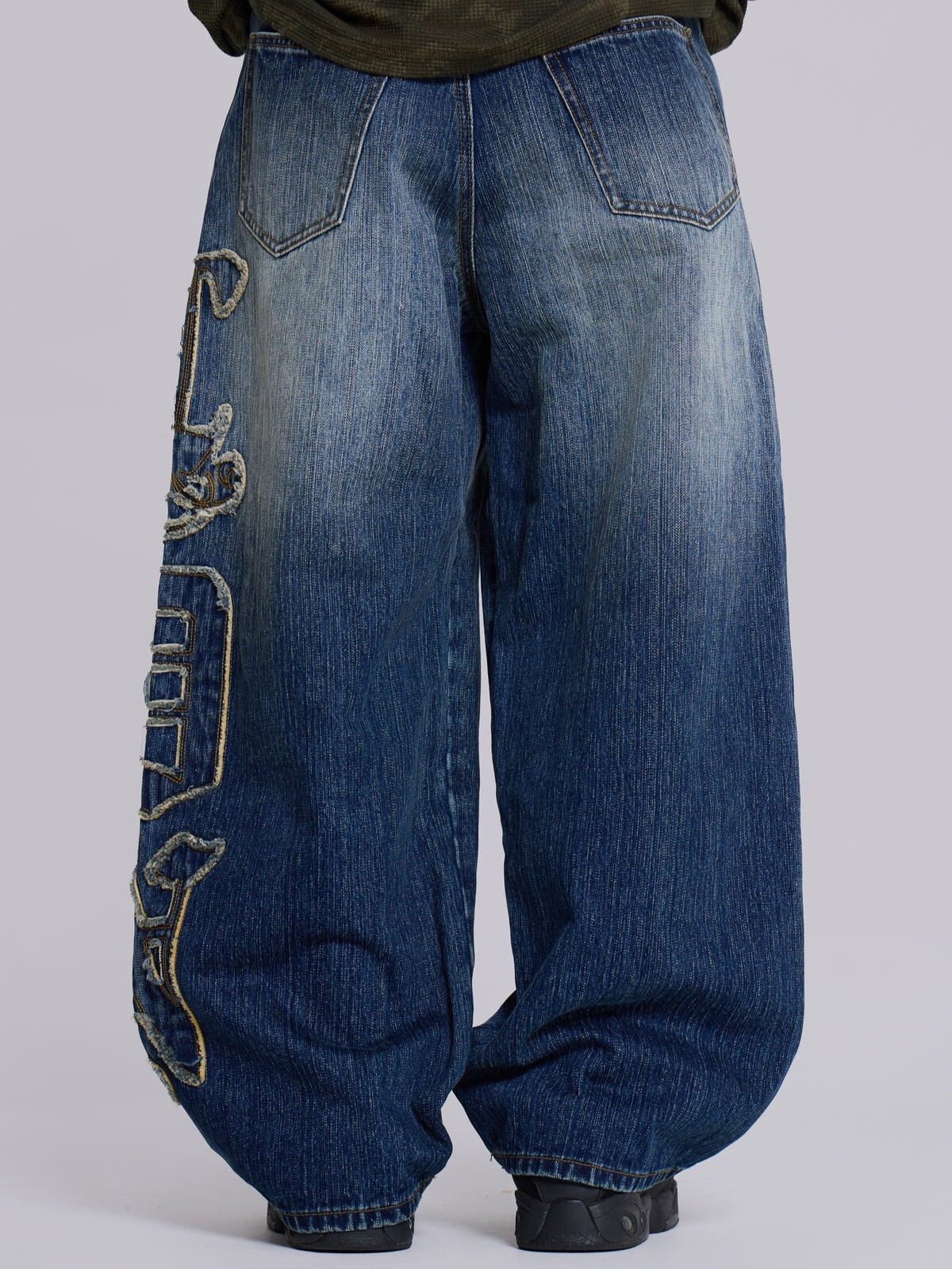 JADED LONDON 不收邊牛仔貼布Logo 巨型闊腿牛仔褲 LDN Applique XL Colossus Jeans JMJE5971