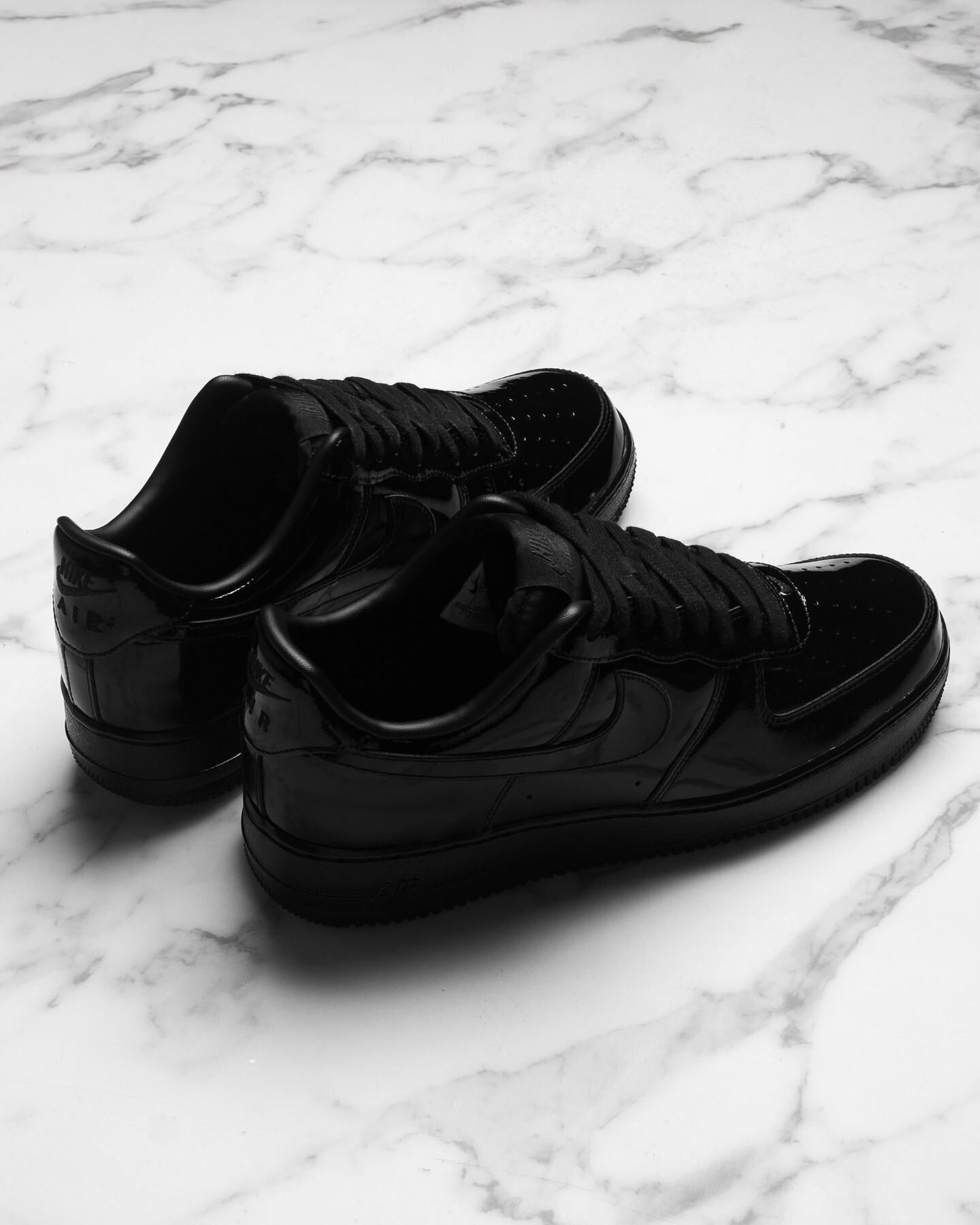 <國外限定>Nike Air Force 1 Low "Black Patent" 全黑 漆皮 正裝 搭配 特殊款 IV2857010