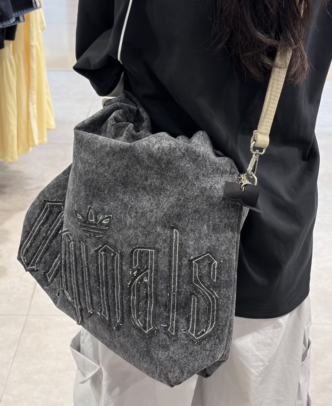 【Luxury】 Adidas愛迪達 運動休閒復古水洗牛仔布單肩拎包斜挎包KX0560 鏈條 字母包 大logo
