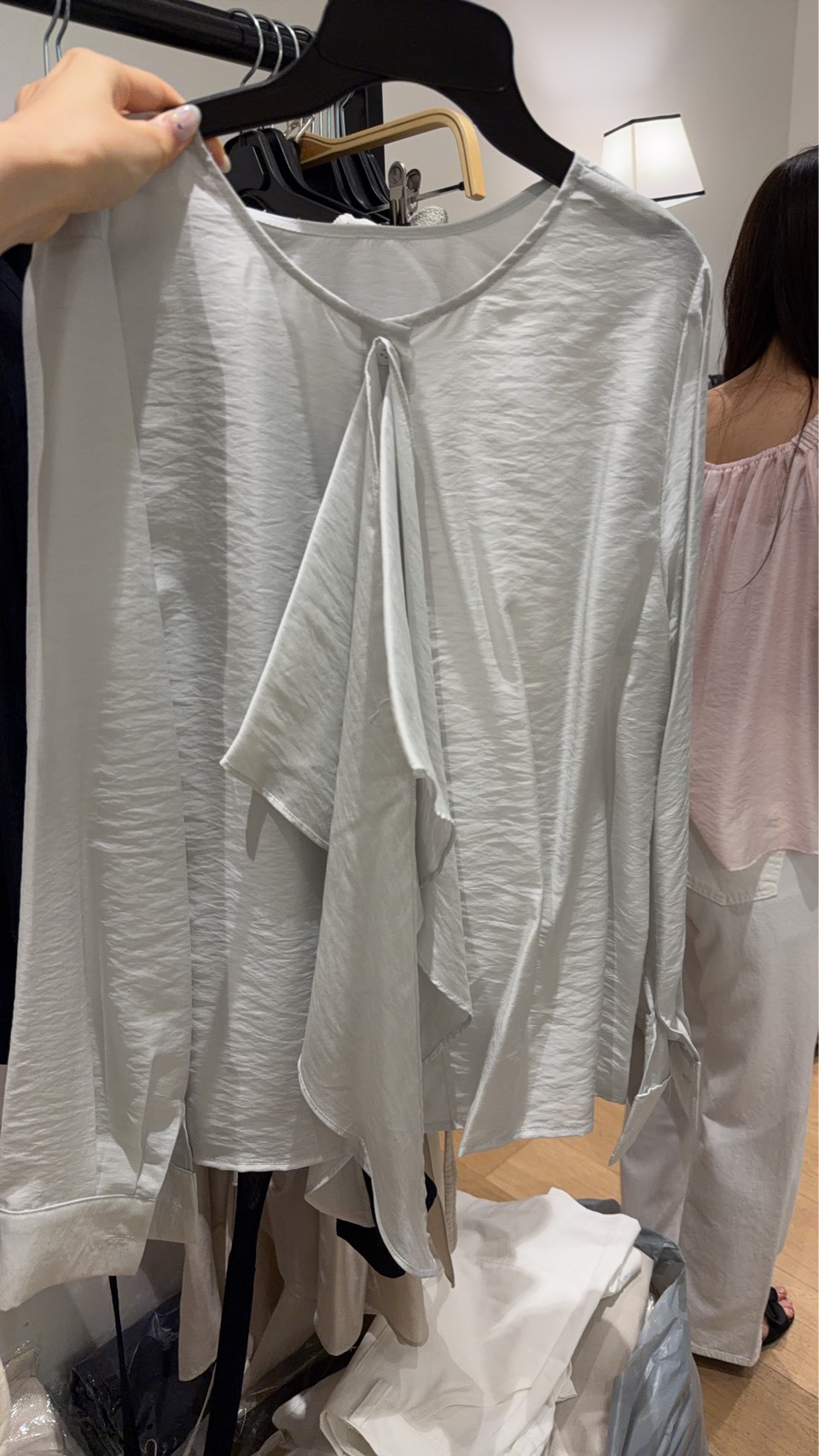 MN6402 荷葉領肌理感上衣 *特價貨品不設退換*