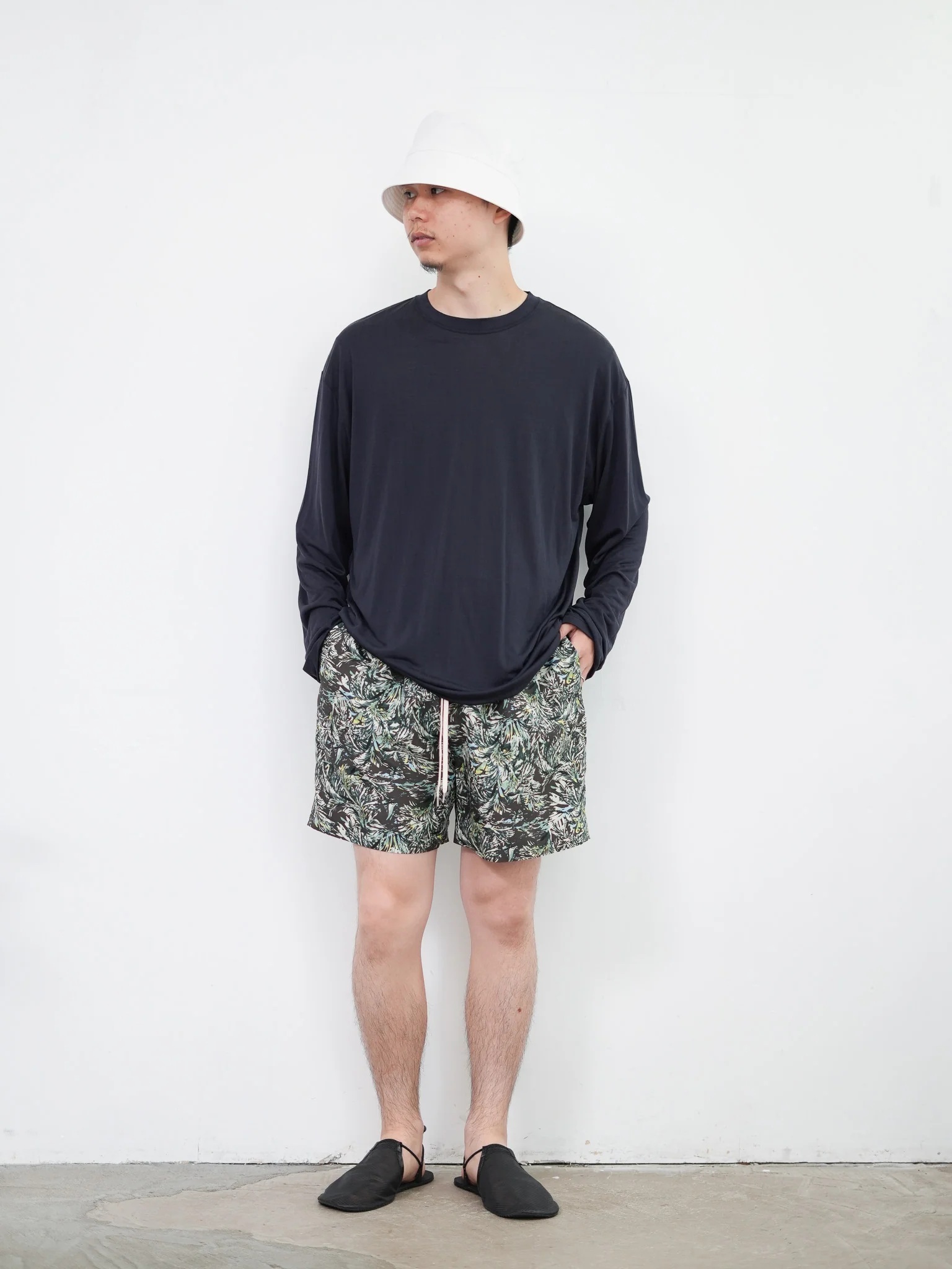 AURALEE PRINTED AIRY SHORTS (SILK) - DK.BROWN PRE ORDER ITEM (預訂中)