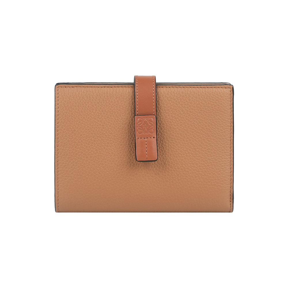 【LOEWE】Vertical 小牛皮釦式二折中夾(太妃糖/焦糖)
