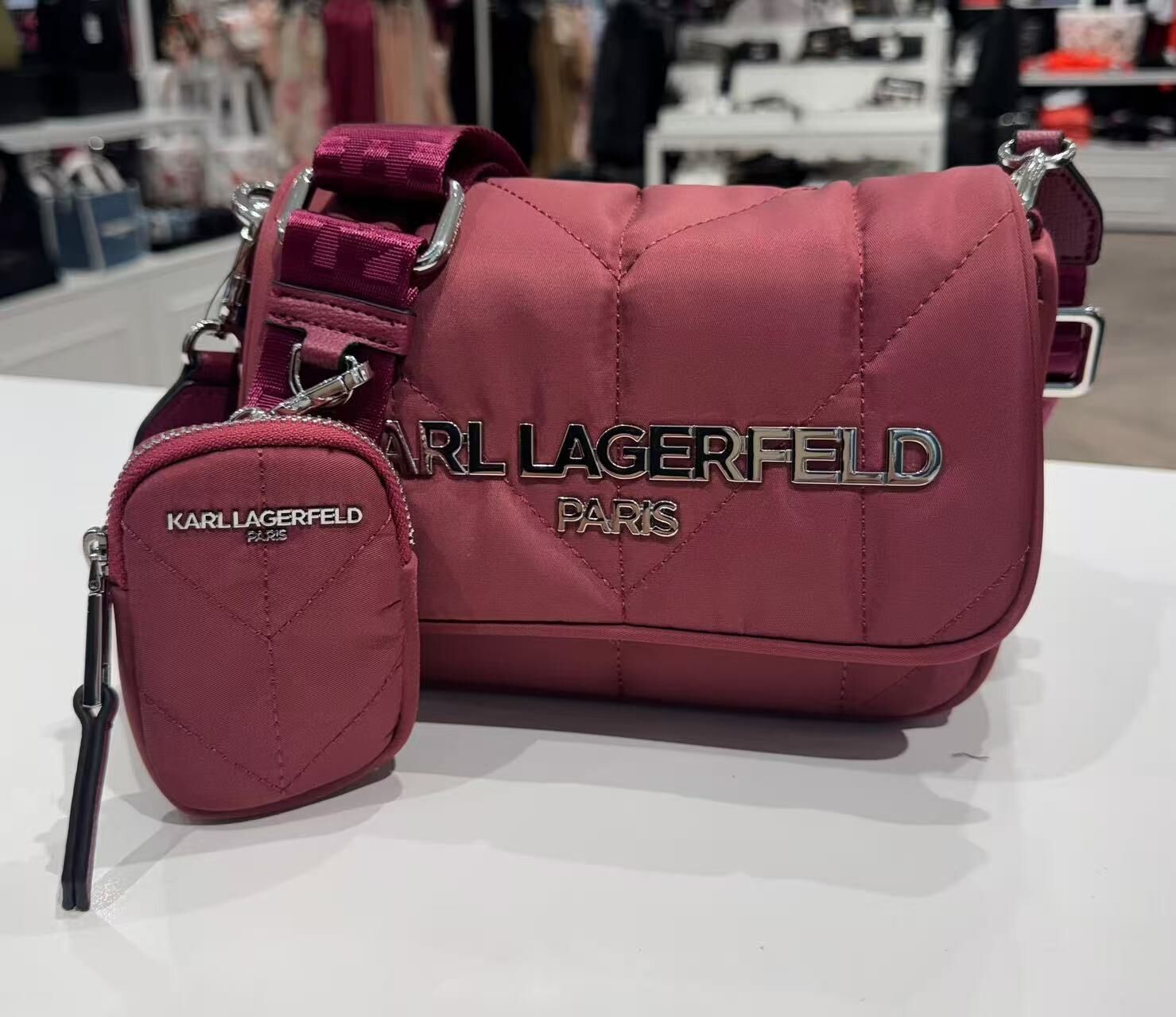 【預購】Karl Lagerfeld H072151 斜揹郵差袋 (酒紅色)