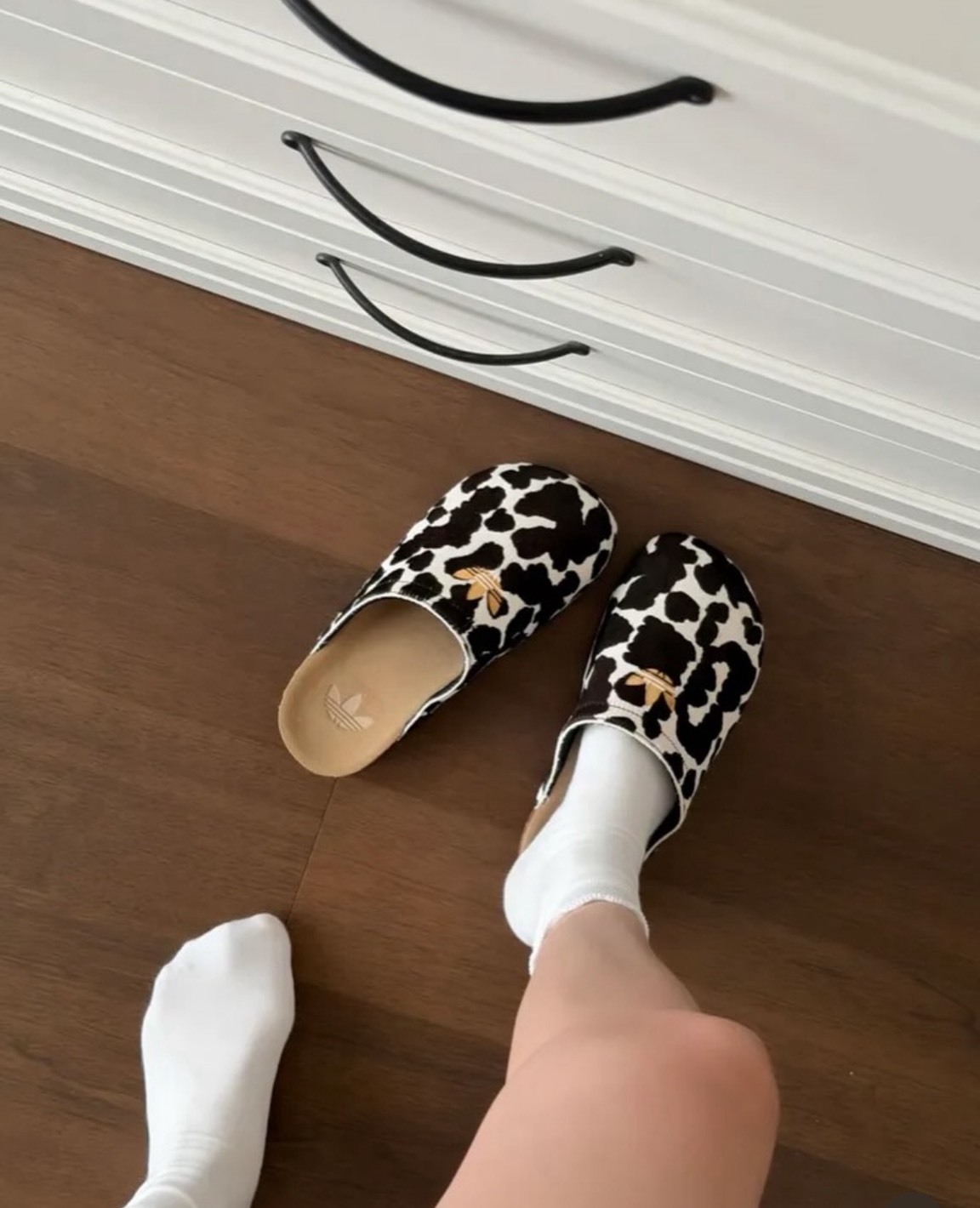 【預購】ADIDAS ORIGINALS ADIMULE ”COW PRINT" 乳牛 黑白 穆勒鞋 拖鞋 懶人鞋 半拖鞋 女鞋 KI0407