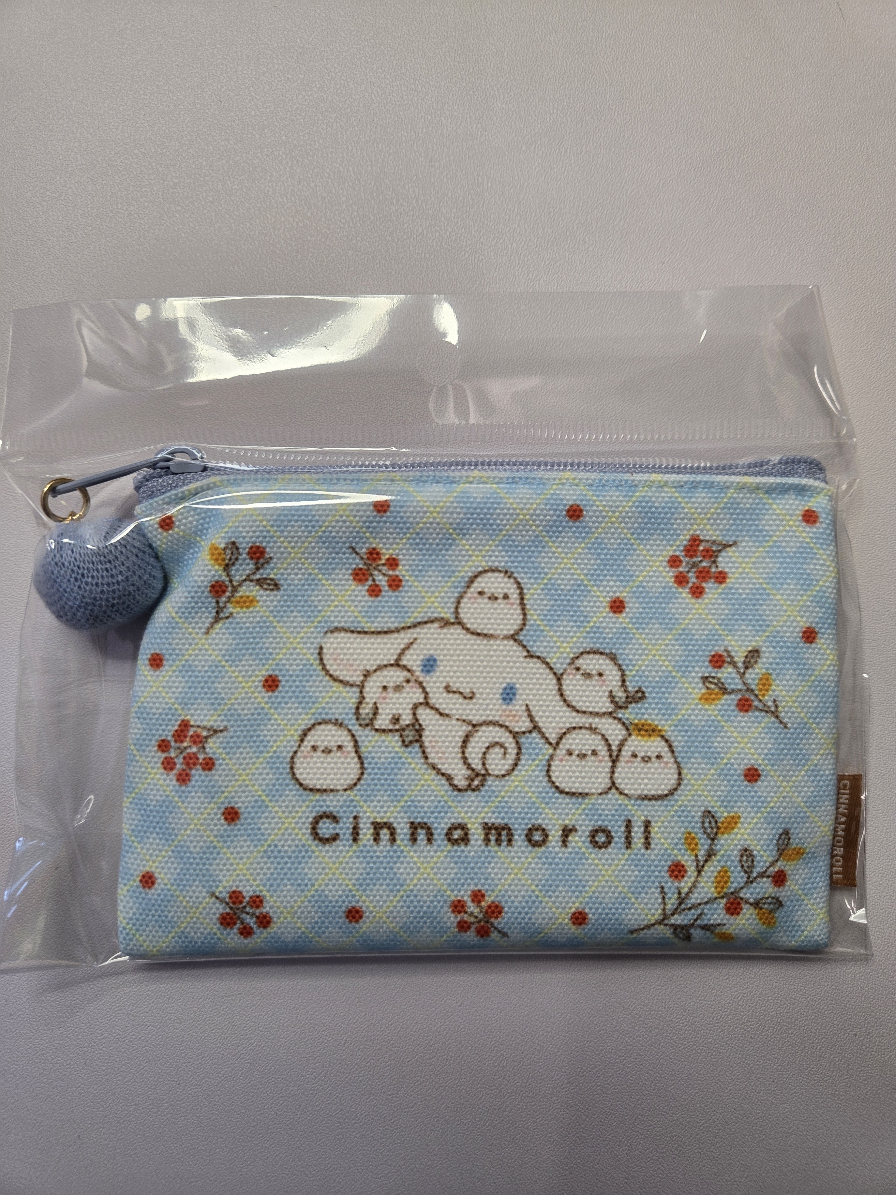 ミニフラットポーチ Sanrio X Hokkaido