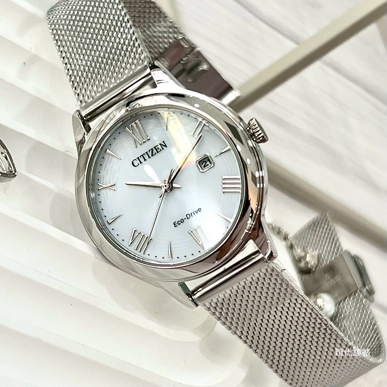 【CITIZEN 星辰】優雅水波紋光動能米蘭帶女錶EW2621-75A 31.5mm 現代鐘錶